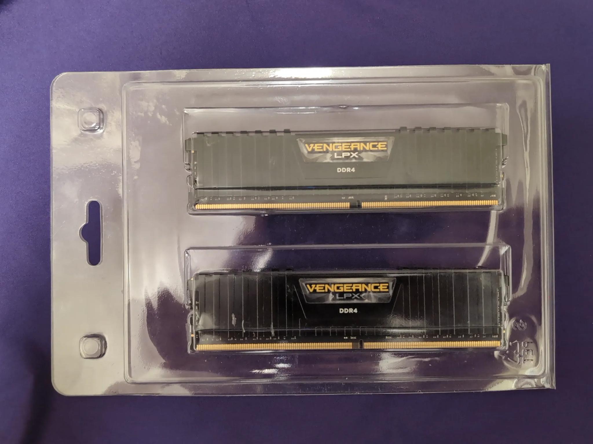 Corsair Vengeance LPX 32 GB (2 x 16 GB) DDR4-2666 CL16-18-18-35 1.20V