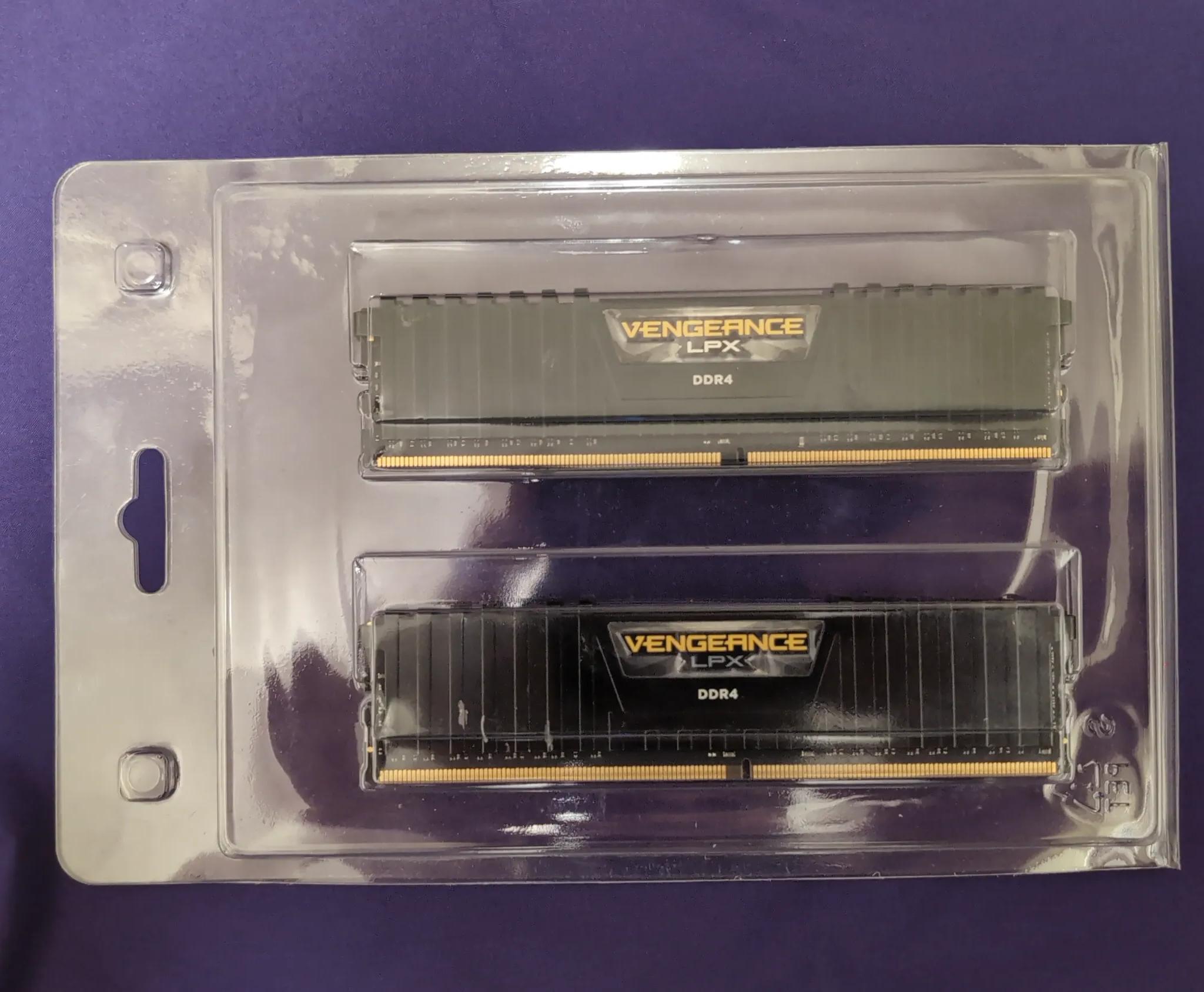 Corsair Vengeance LPX 32 GB (2 x 16 GB) DDR4-2666 CL16-18-18-35 1.20V