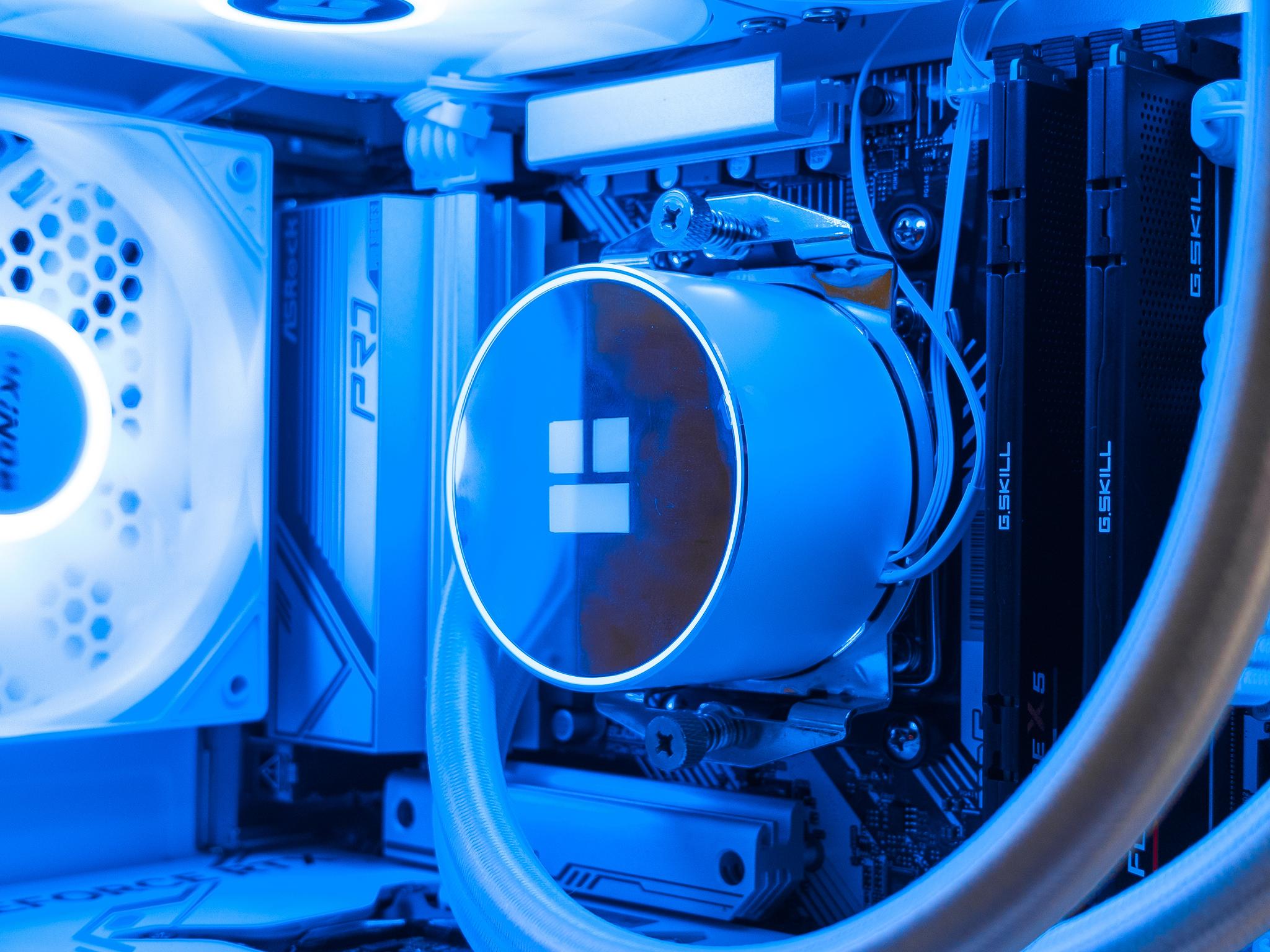 🤍🖤 RTX 4070 / Ryzen 5 7600X / 32GB Gaming PC 🖤🤍