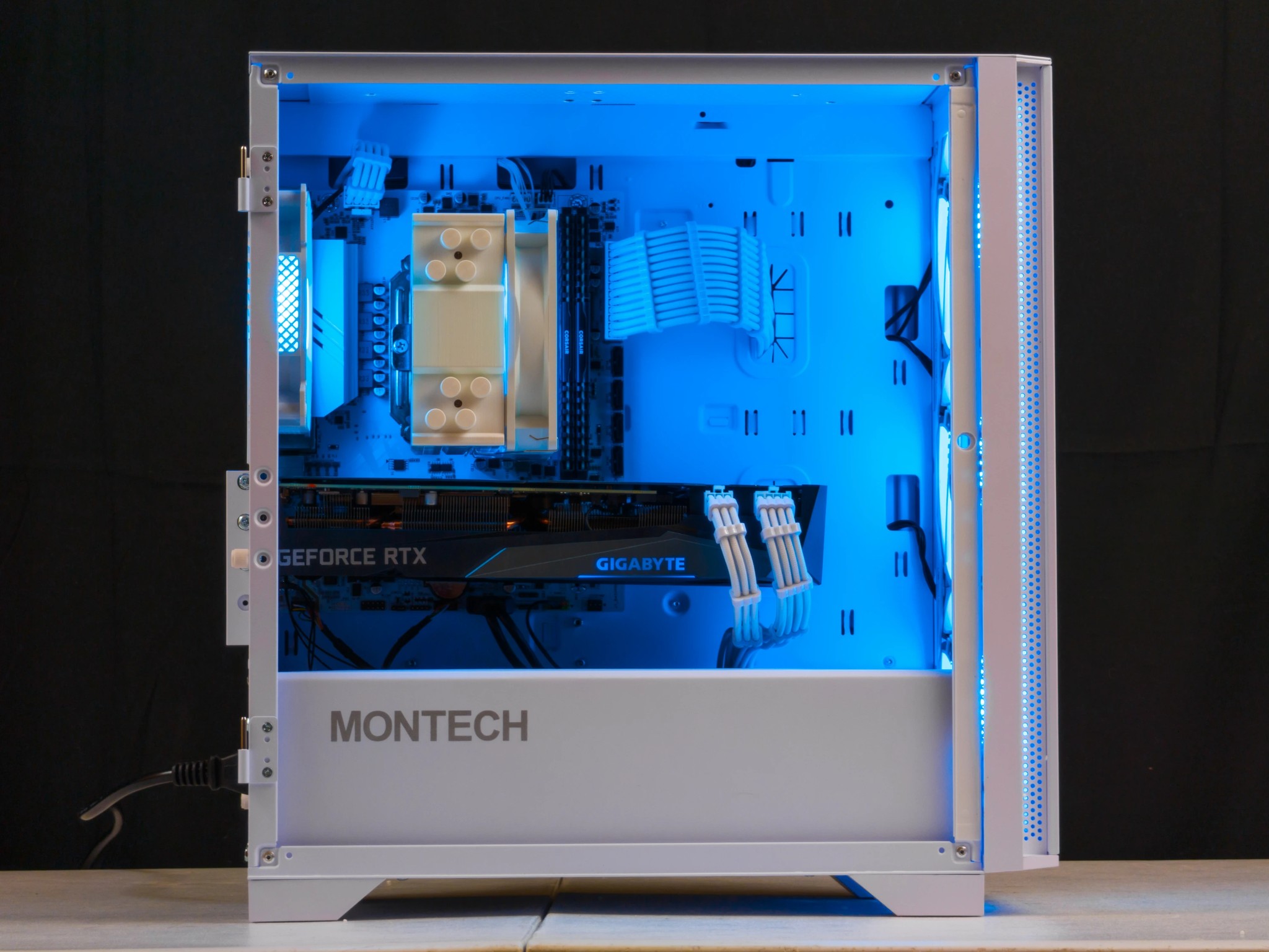 🤍🖤 RTX 3070 / Ryzen 7 3800X / 32GB Gaming PC 🖤🤍