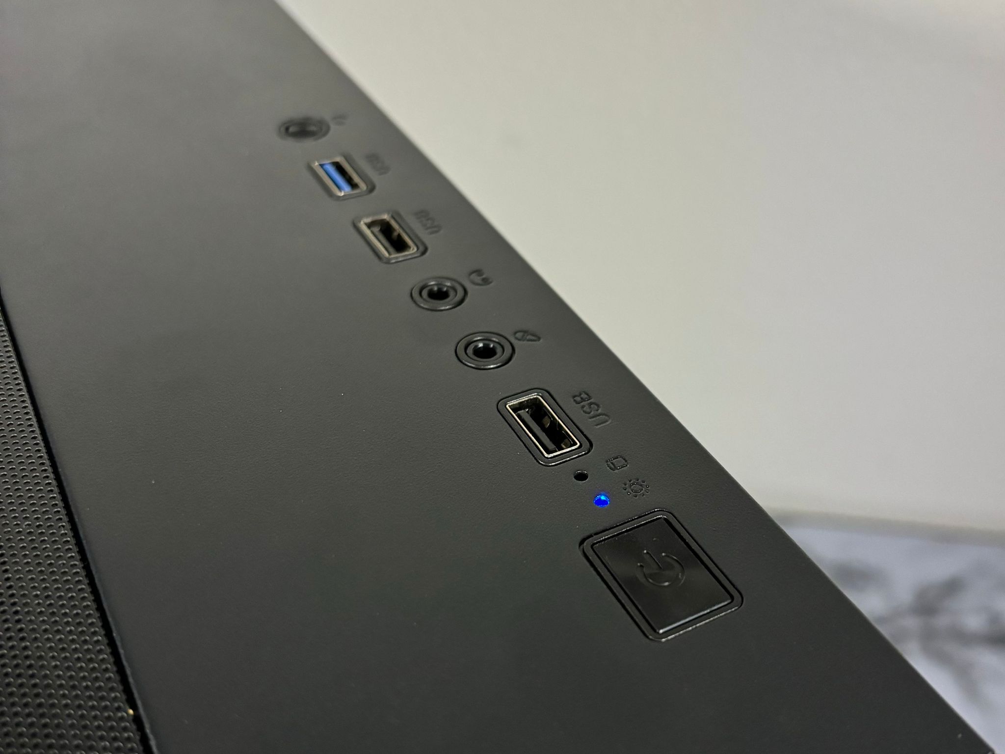 🔵⚫️ | Budget RGB Gaming PC | i7-4770* + GTX 1060 6GB | 16GB | WiFi INCLUDED | #0004