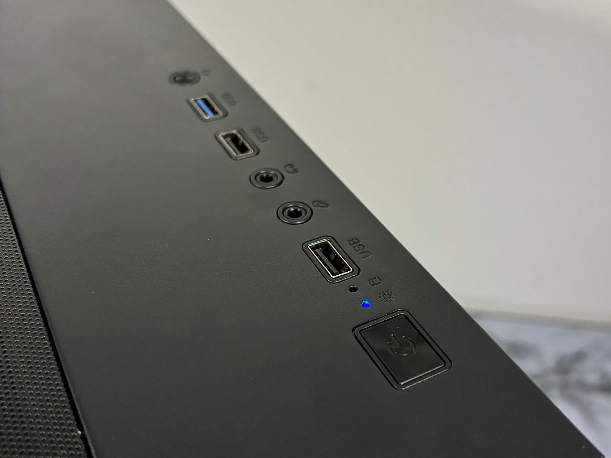 🔵⚫️ | Budget RGB Gaming PC | i7-4770* + GTX 1060 6GB | 16GB | WiFi INCLUDED | #0004