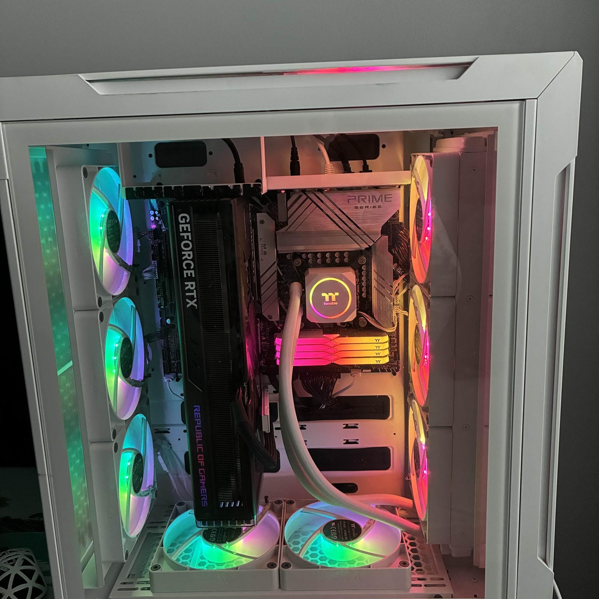 RTX 4090 • i9-14900KF • 64GB DDR5 • 4TB NVMe • White RGB Build - HIGH End gaming PC