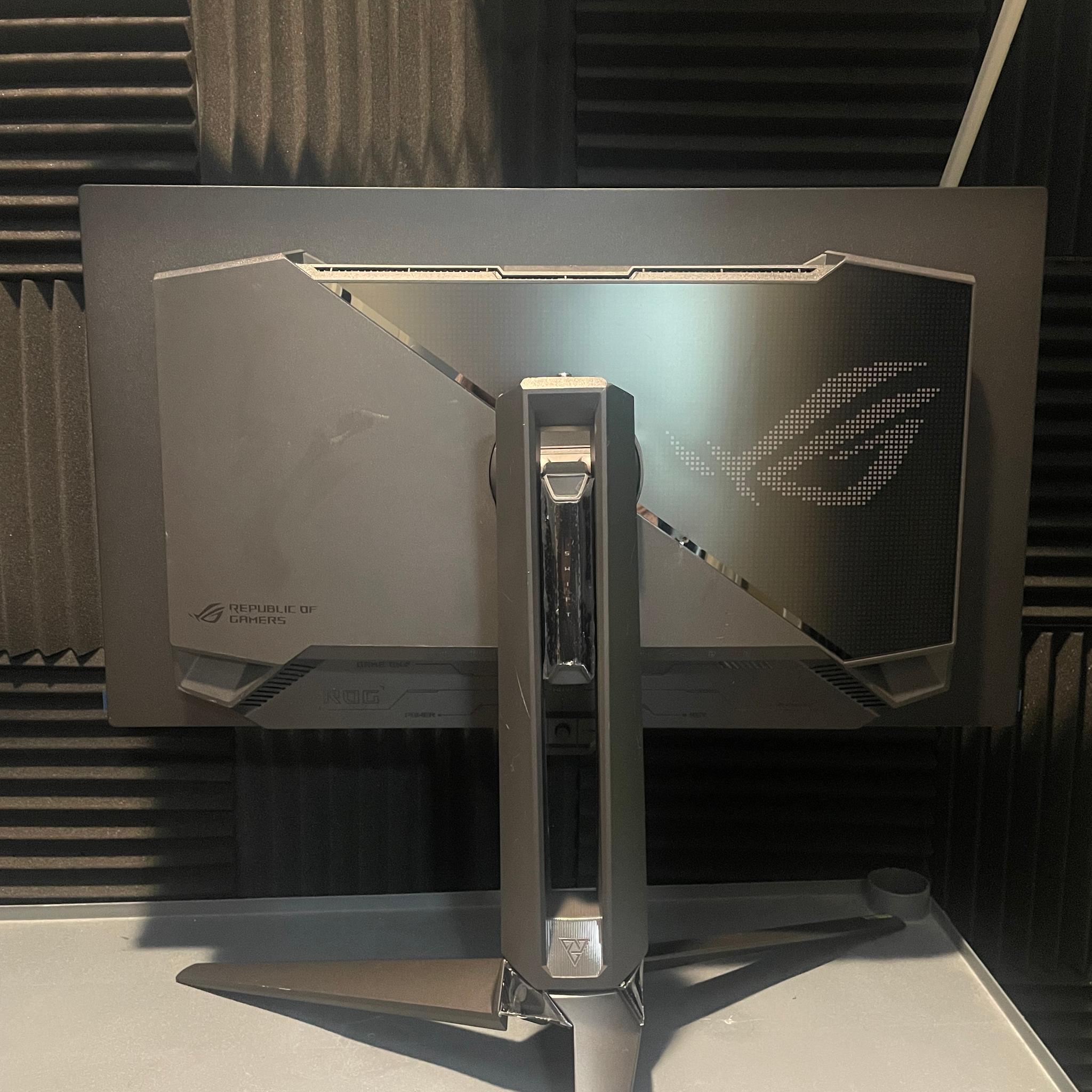 ASUS ROG QD-OLED 27" 4K (3840x2160) 240Hz Gaming Monitor PG27UCDM (Total Time Used less than 3 Days)