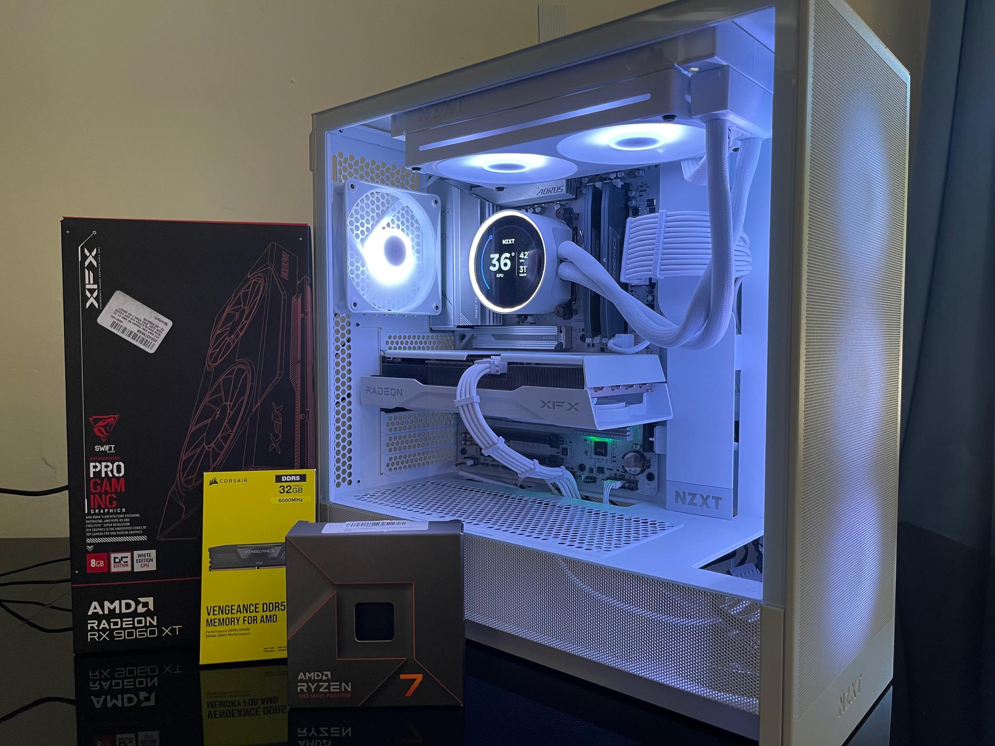 ALL NEW!! AM5 White PC / RX 9060 XT/ Ryzen 7 7700x/ 32GB DDR5/ 1TB gen4.