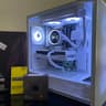 ❄️🌟ALL NEW! AM5 White PC / RX 9060 XT/ Ryzen 7 7700x/ 32GB DDR5/ 1TB gen4.🌟❄️
