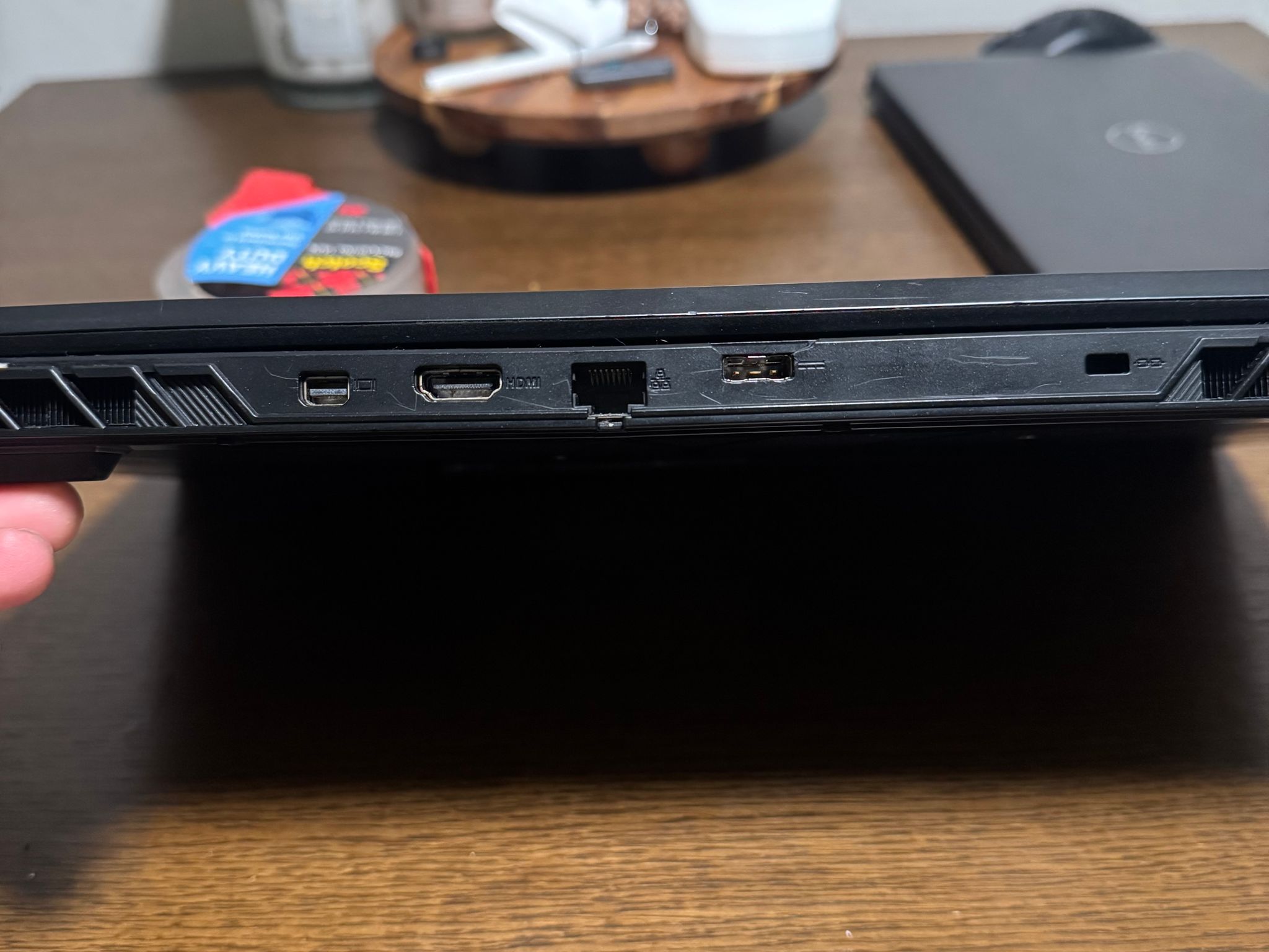 SAGER i9-13900HX/32GB DDR5/1TB NVME/RTX 4070 240 HZ QHD Screen