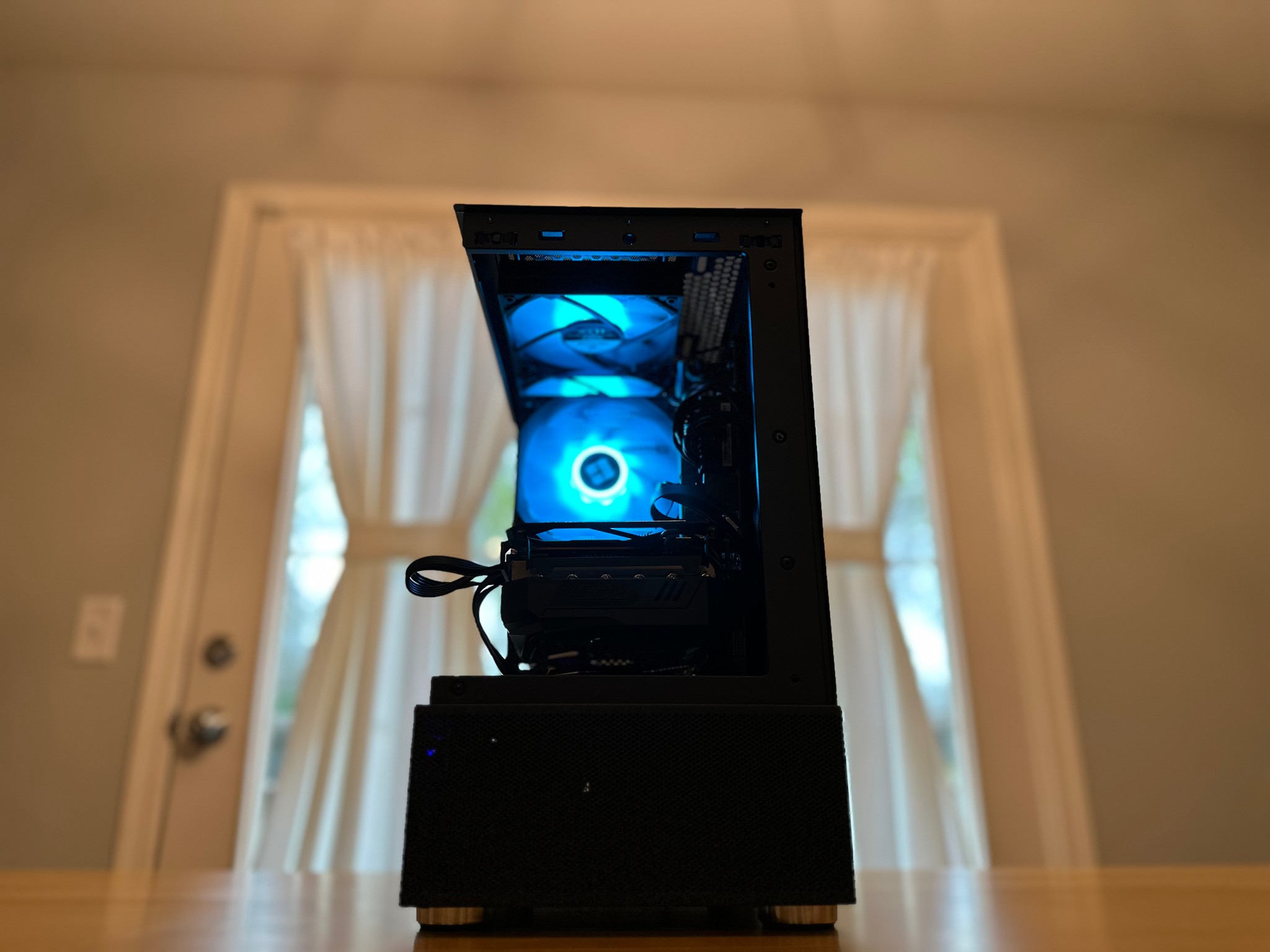 🧊🍦|RX 6800 16gb, i5-12400, 32gb Ram, 2tb SSD WiFi Equipped Gaming/Streaming/Content PC
