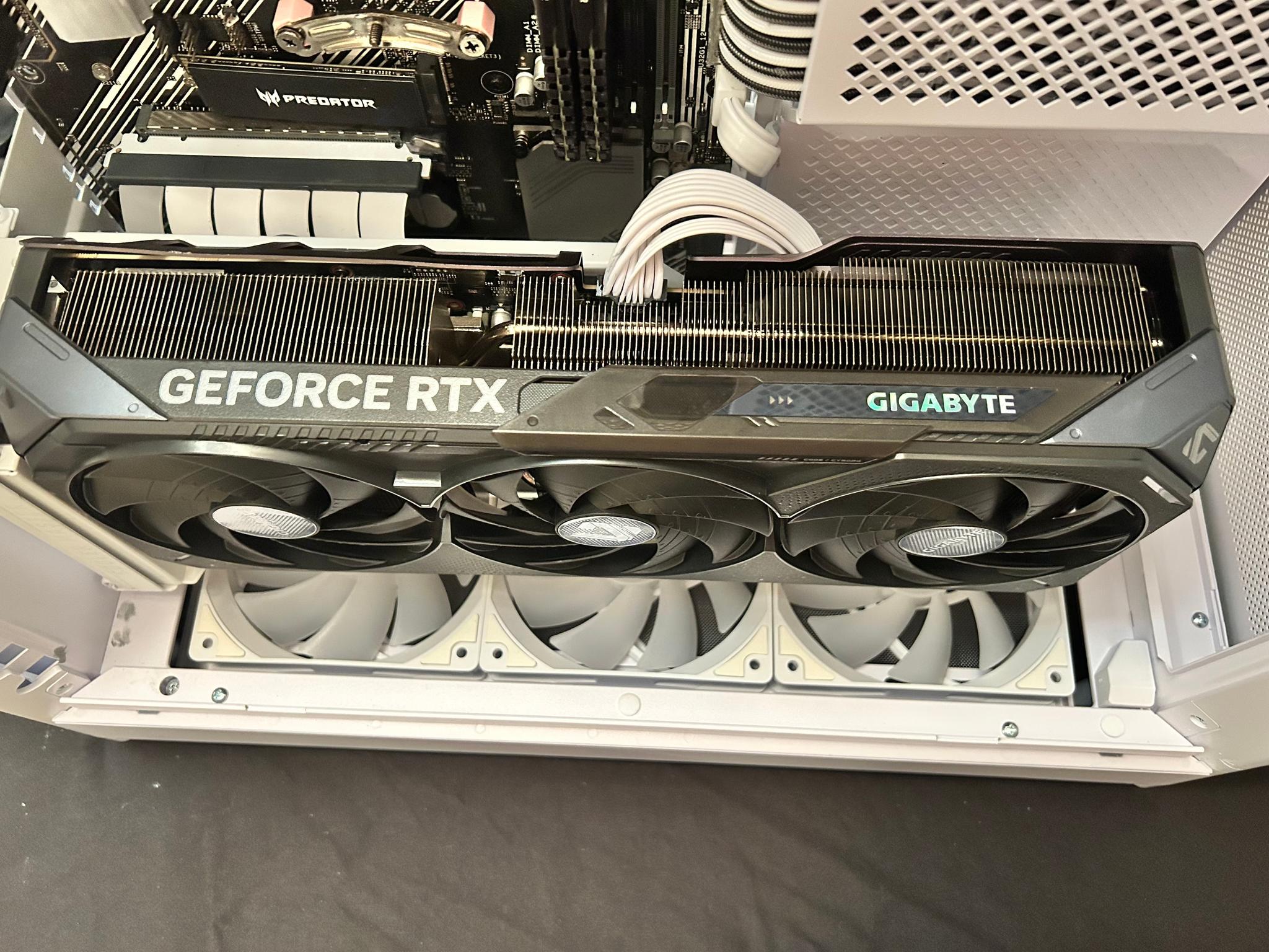 Gigabyte RTX 5070 Ti WindForce OC RGB Edition – 16GB GDDR7 – Excellent Condition
