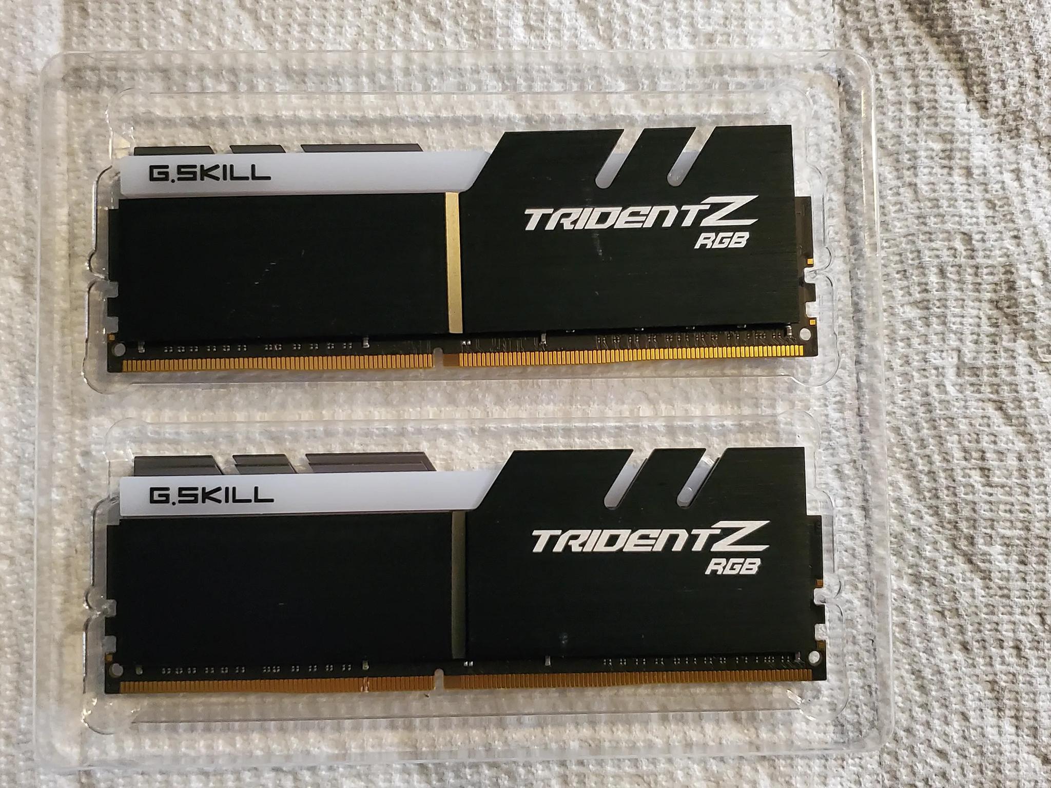Almost new G.Skill TridentZ RGB 32GB (2 x 16GB) DDR4-3200 CL: 14-14-14-24 1.35v