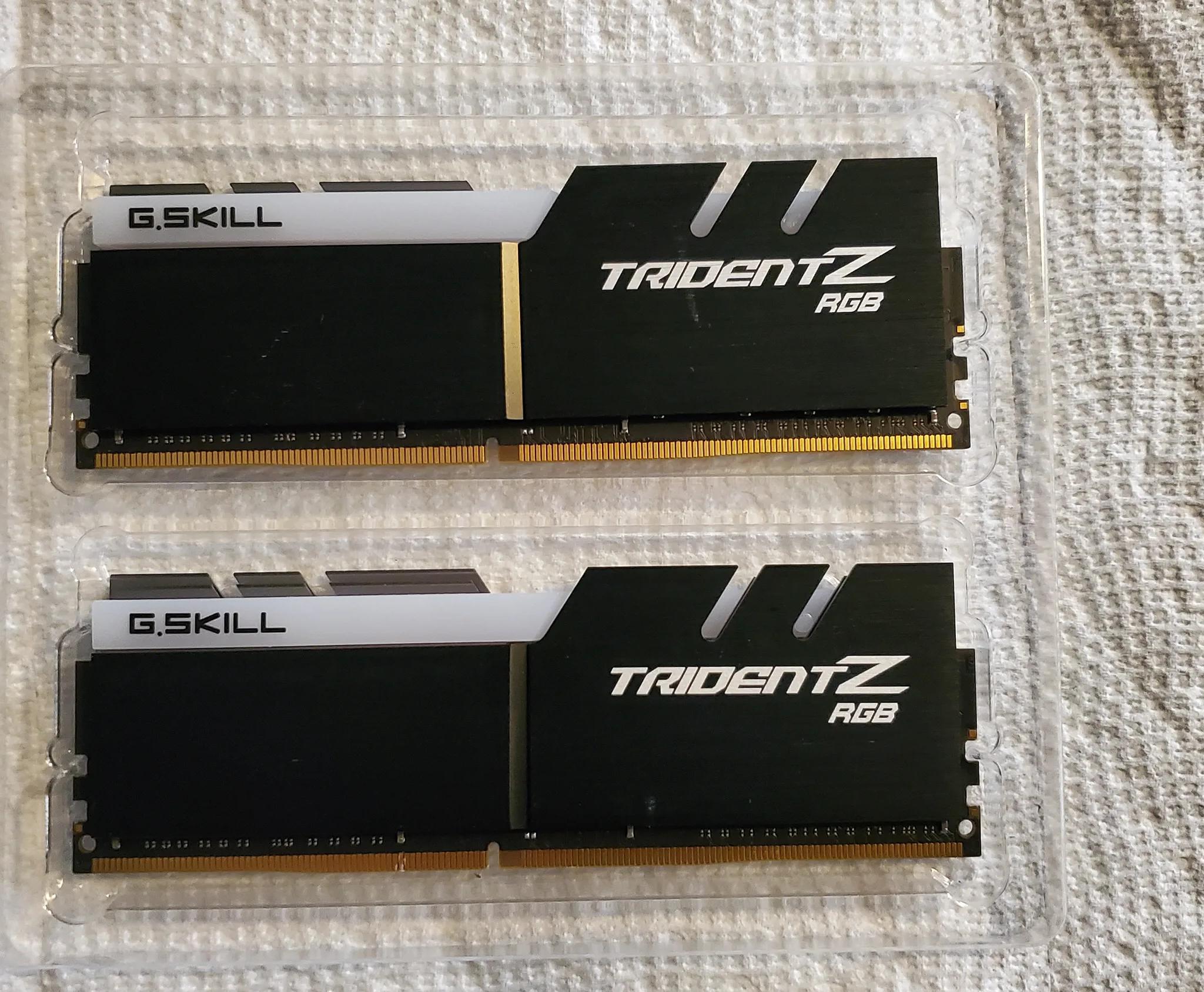 Almost new G.Skill TridentZ RGB 32GB (2 x 16GB) DDR4-3200 CL: 14-14-14-24 1.35v
