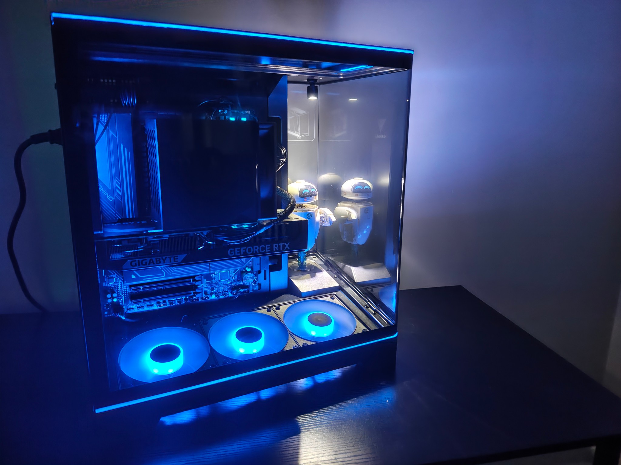 THE STAGE, custom 4k high end RTX 5070 Gaming pc with 32 gb of ddr5 ram!