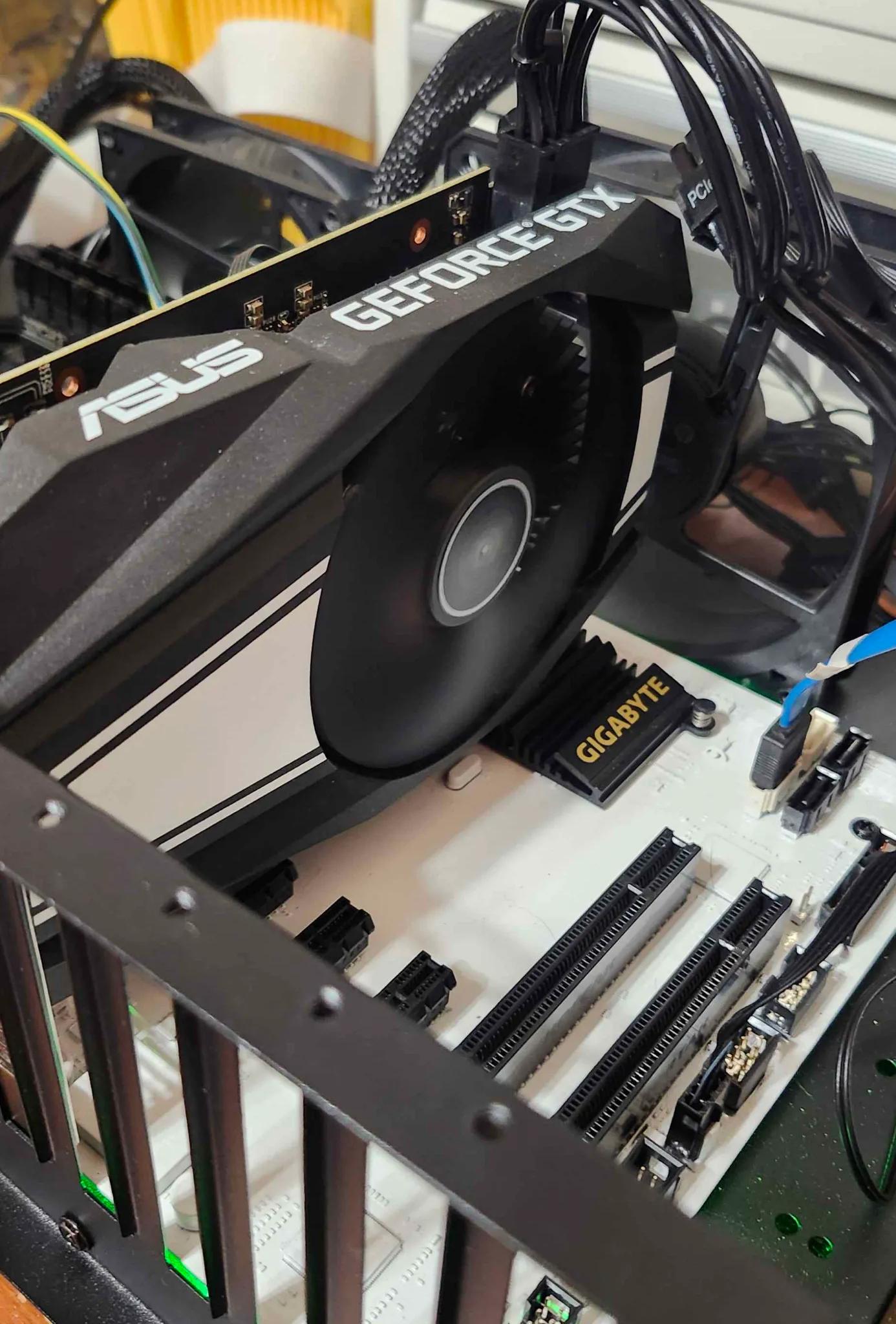 Asus Phoenix GTX 1660 SUPER