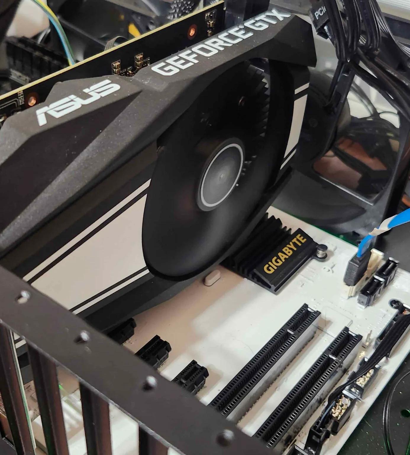 Asus Phoenix GTX 1660 SUPER