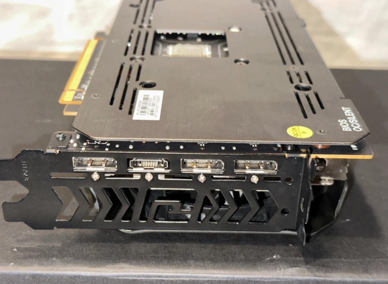 RX 6700XT 12GB Red Devil 3 fan card