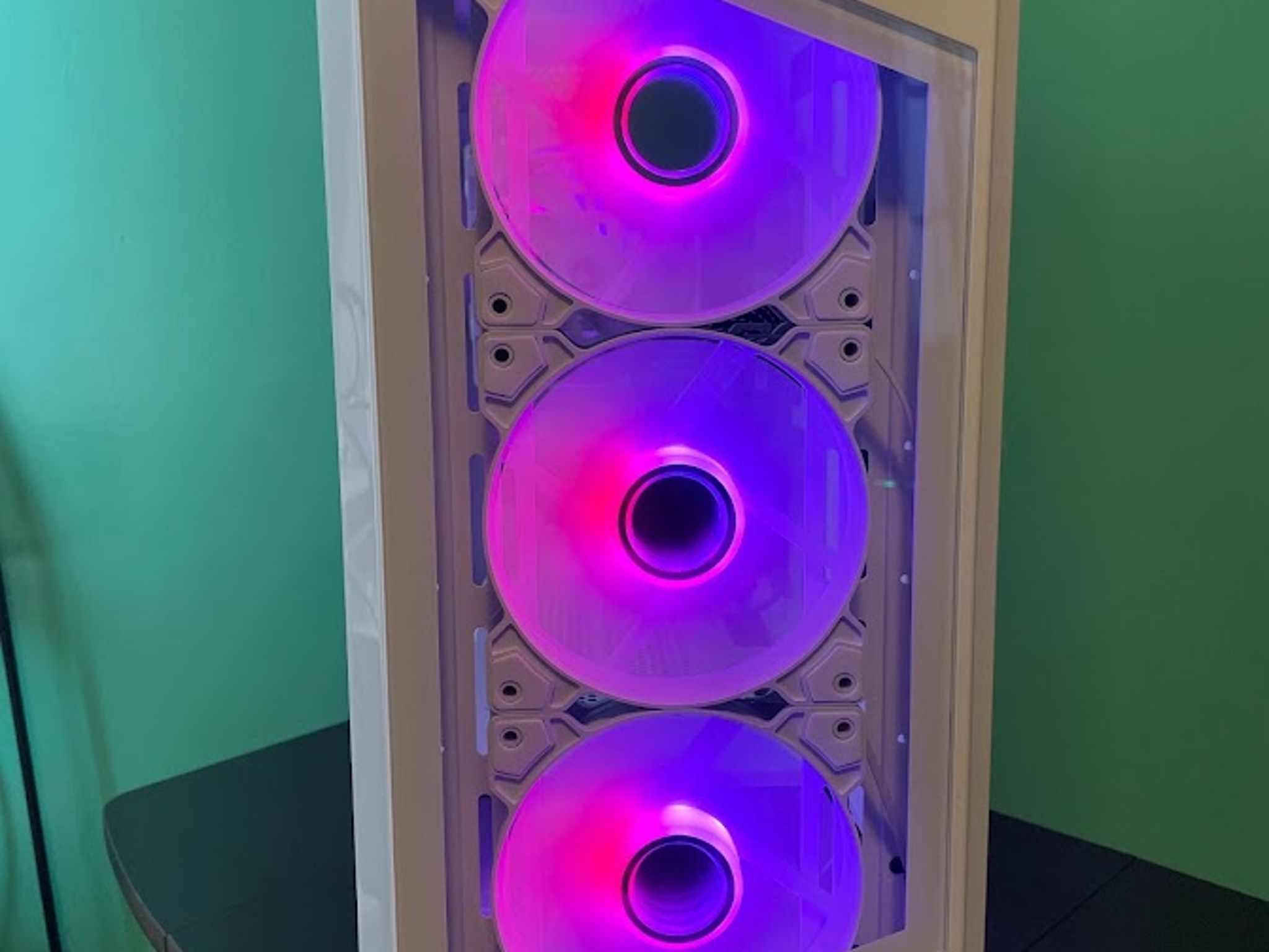 RGB White Gaming PC| Intel i5 / Amd RX580 / 8GB / 1TB Win 10 Pro WiFi