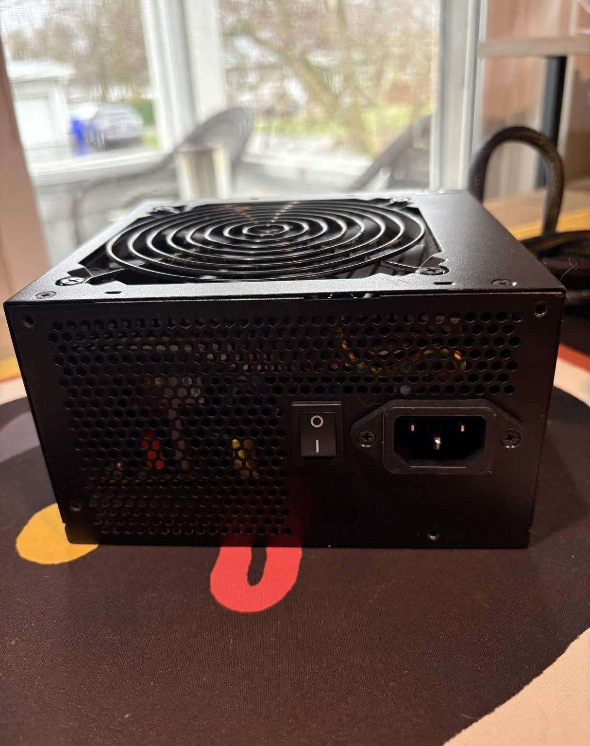 Thermaltake Smart 700W