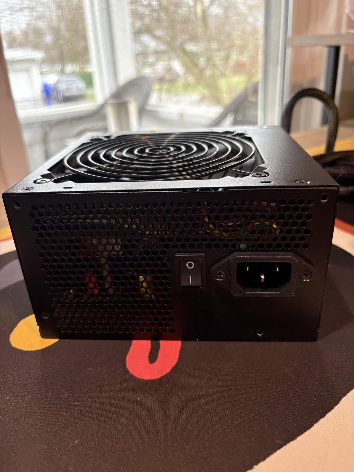Thermaltake Smart 700W