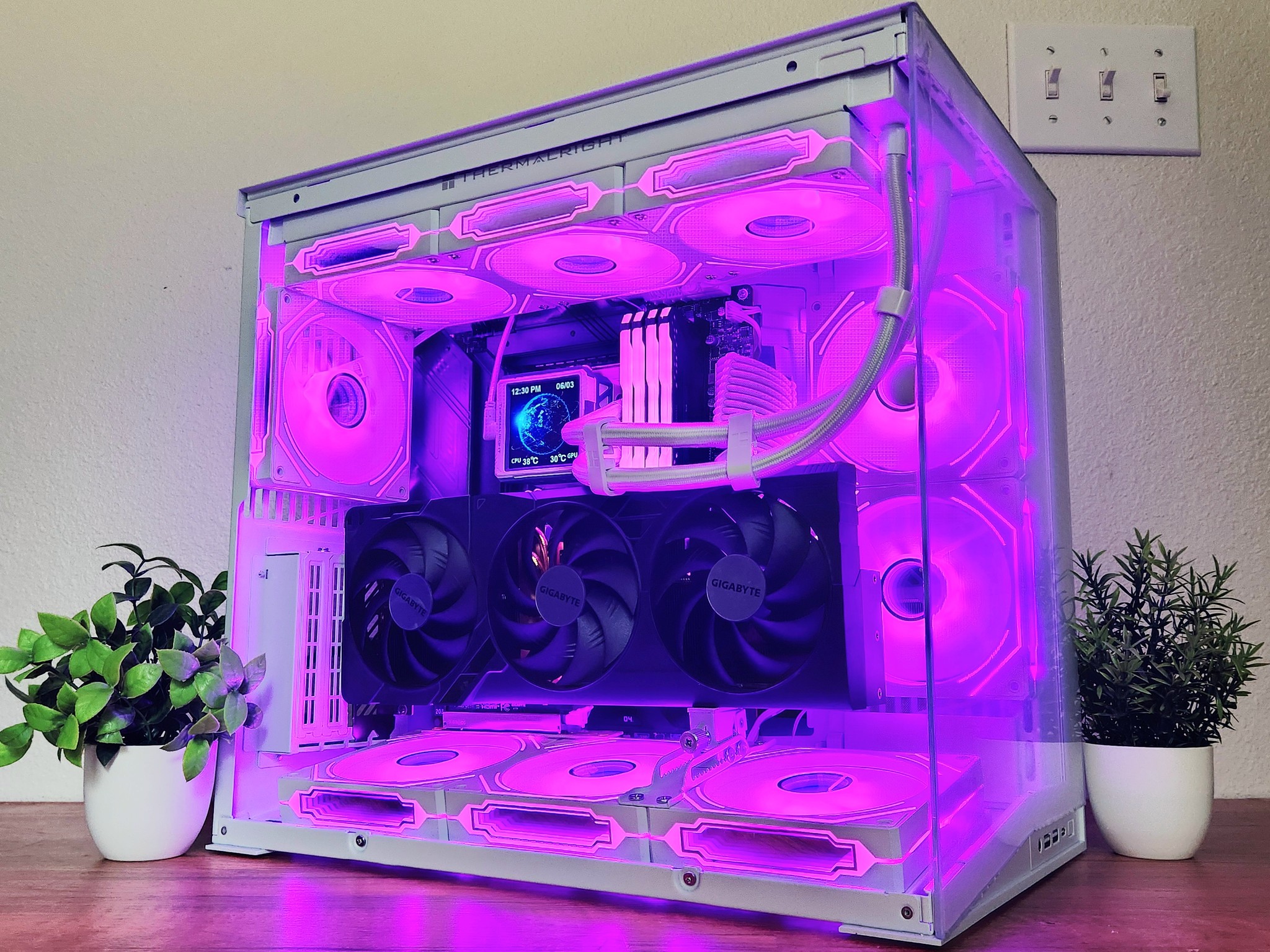 I9 13900K | RTX 4070 Ti SUPER | 32GB RAM | 4TB NVMe / SSD | WiFI + BT | WINDOWS 11 PRO