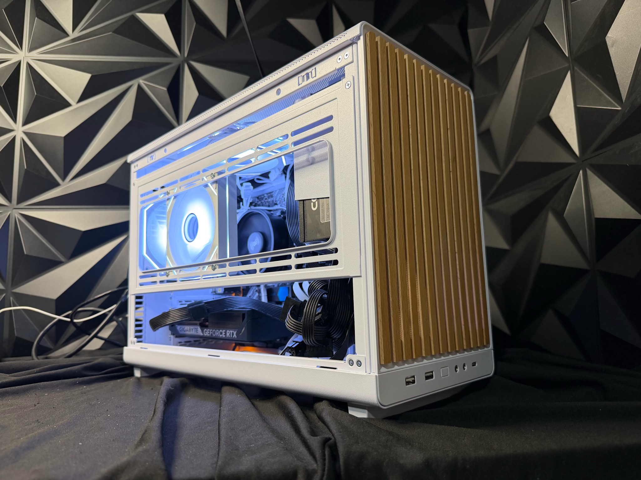 🤍🌲 WHITE WOOD 5560 🌲🤍Ryzen 5 5500| RTX 5060| 16 GB DDR4| 1.25 TB NVMe| 650W PSU