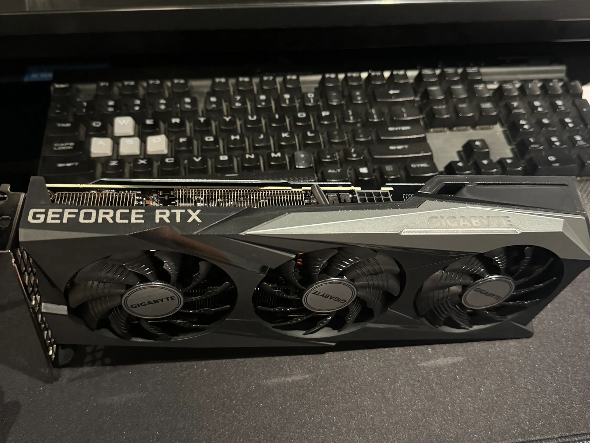 GIGABYTE GeForce RTX 3060 Ti Gaming OC 8G