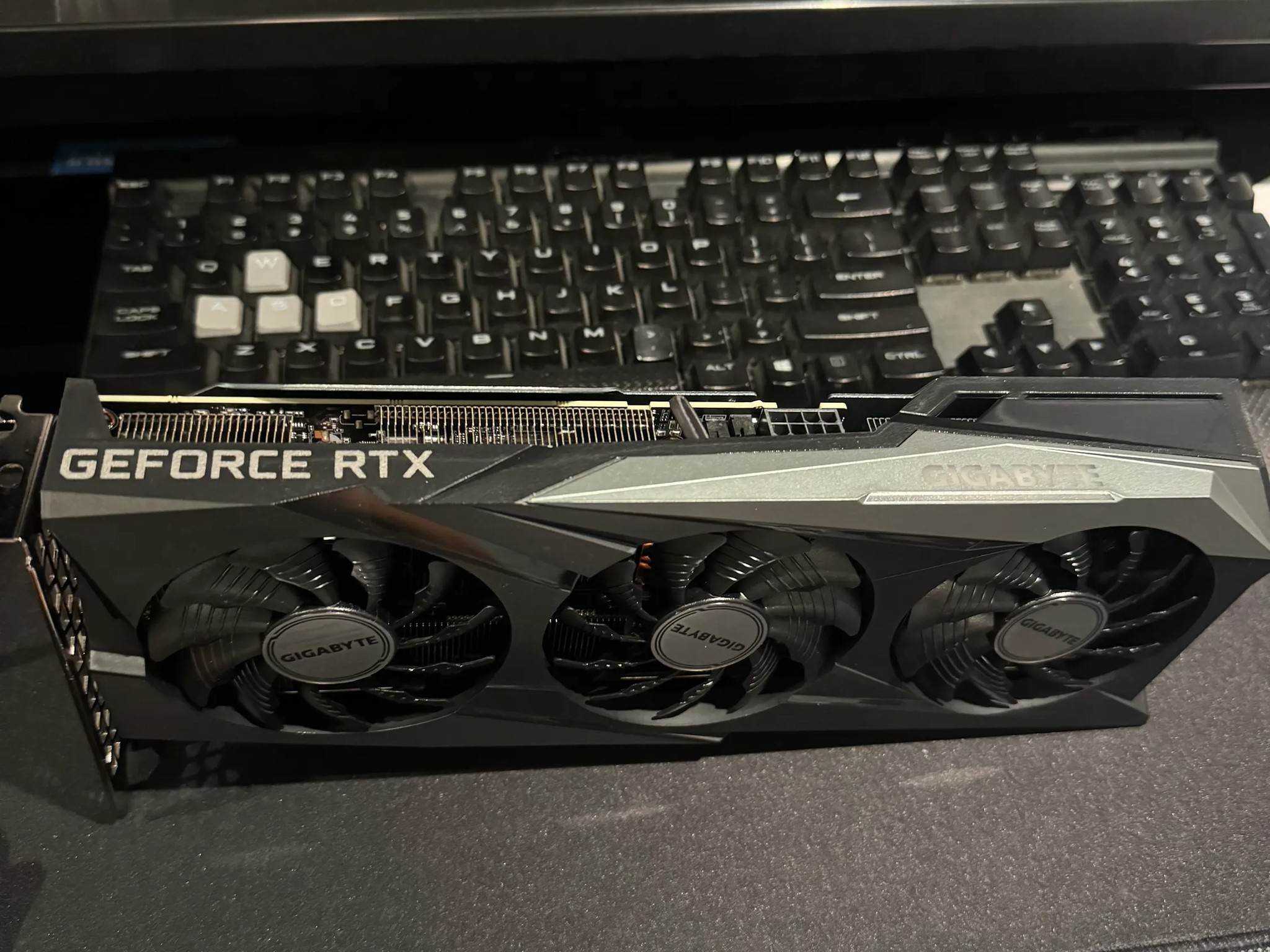 GIGABYTE GeForce RTX 3060 Ti Gaming OC 8G