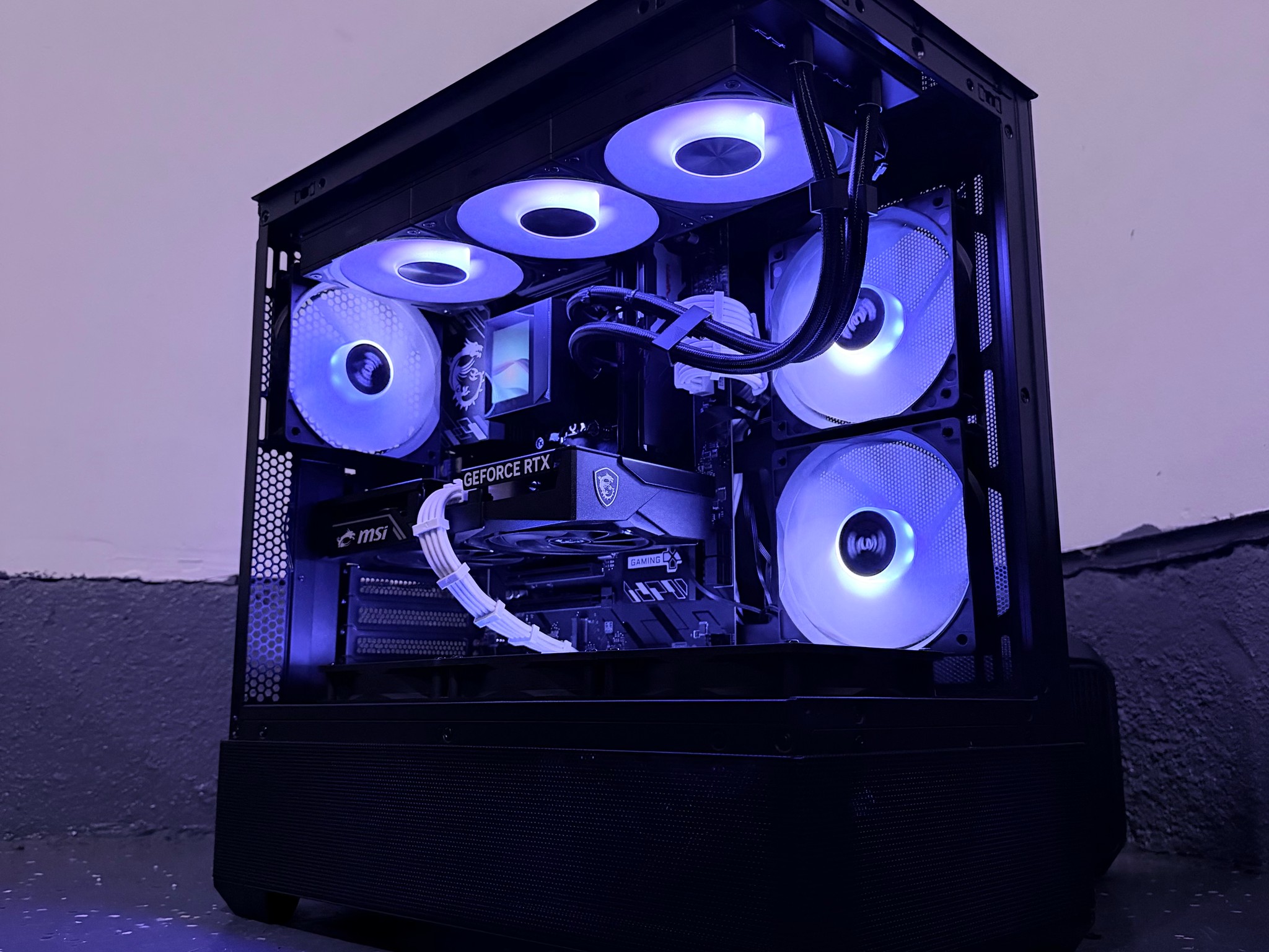⚫️"Black Ice"❄️| 1080p Gaming | RTX 5060 | Ryzen 5 7600X | 16GB DDR5 | 1TB Samsung 9100 Pro GEN5