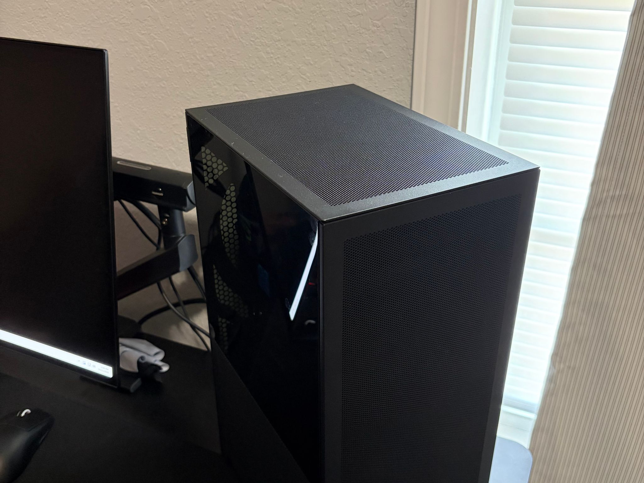 RTX 5070 Ti Custom Gaming PC - Ryzen 7 9800X3D, 32GB RAM