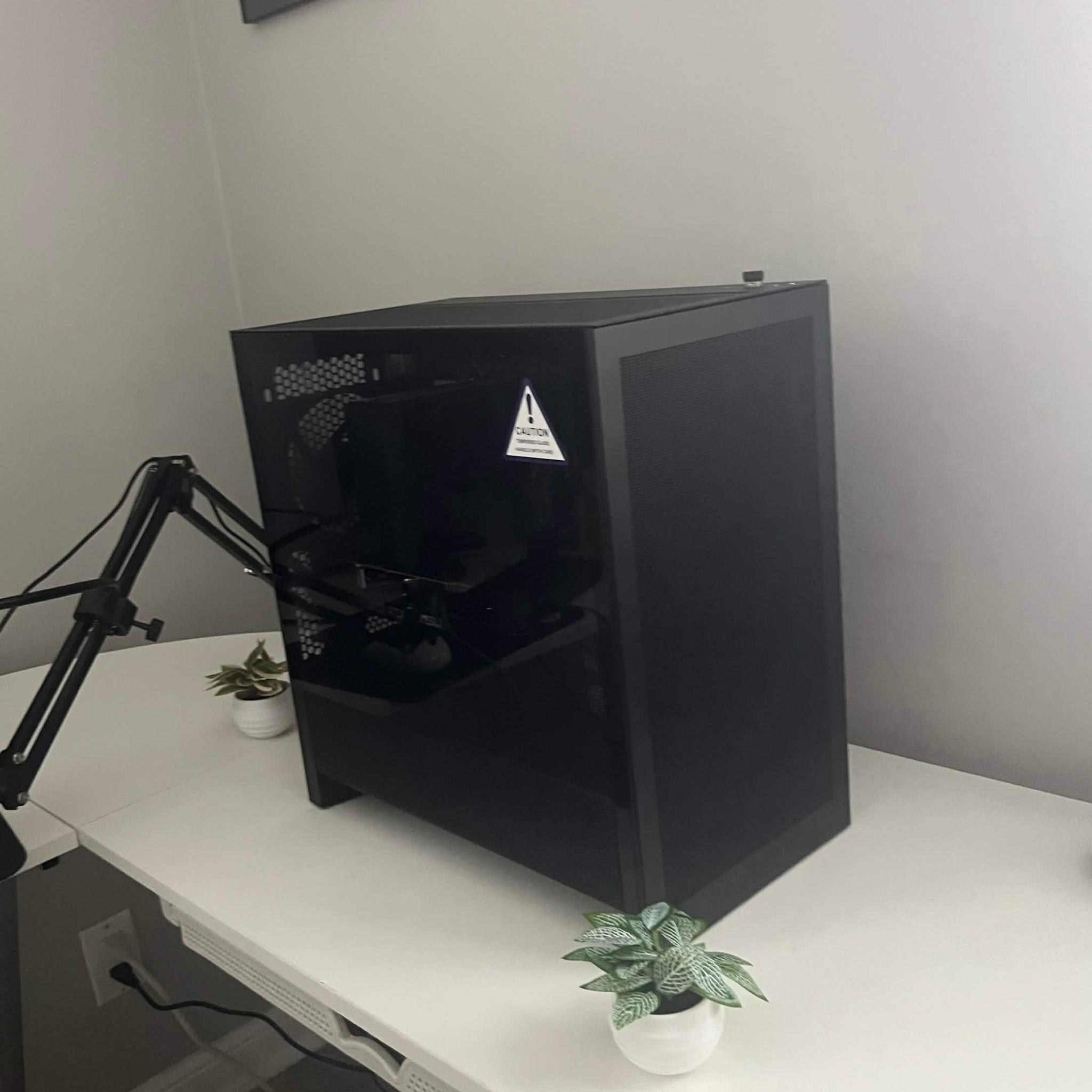🖥️ RTX 5060 | DDR5 | i5 14400F | Gen 4 NVMe SSD | Black Minimalist Gaming PC