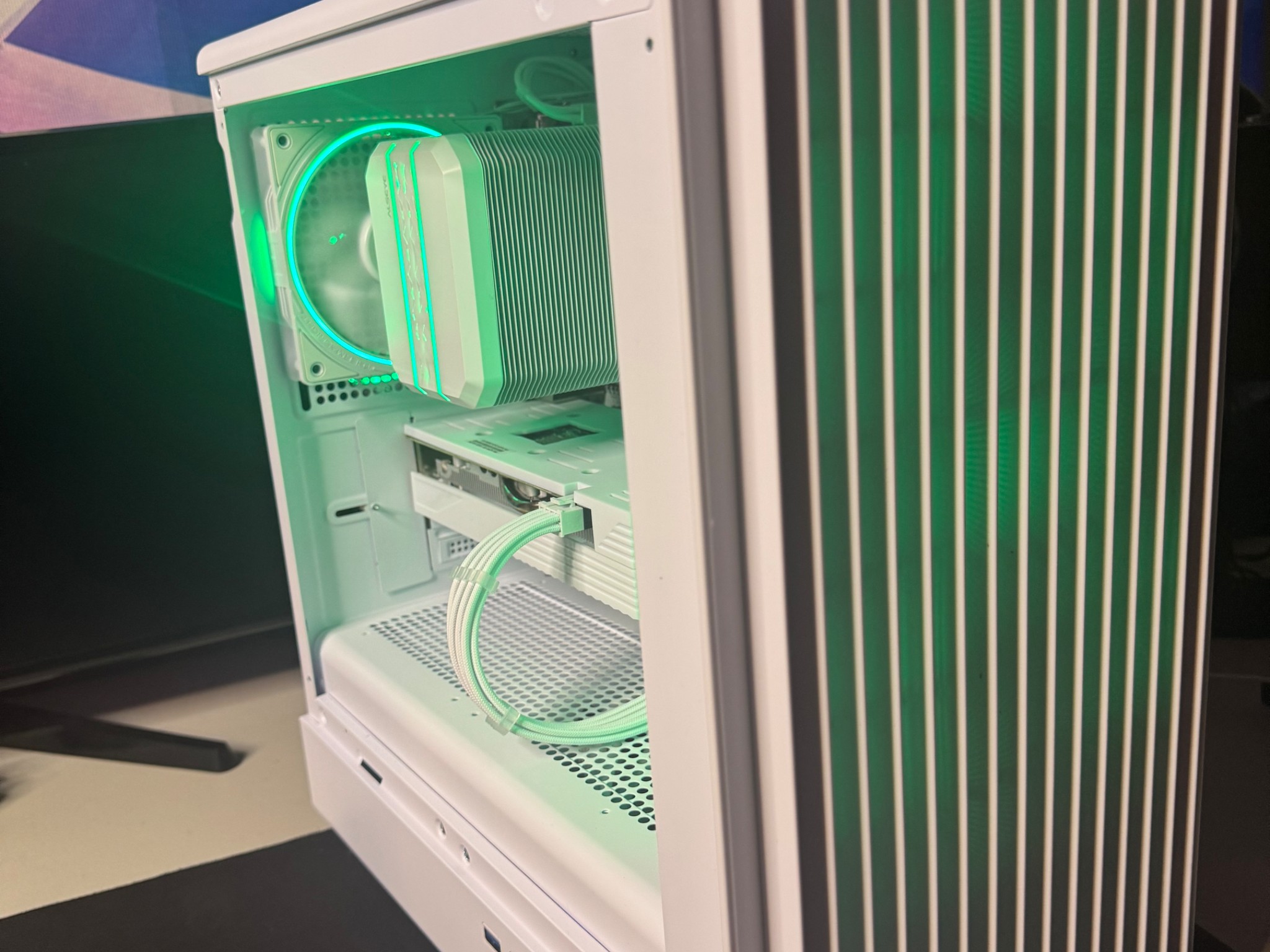 Fire Tech Labs: The Creator RYZEN 5 3500X / RX 5600 / 16gb ram / 512gb
