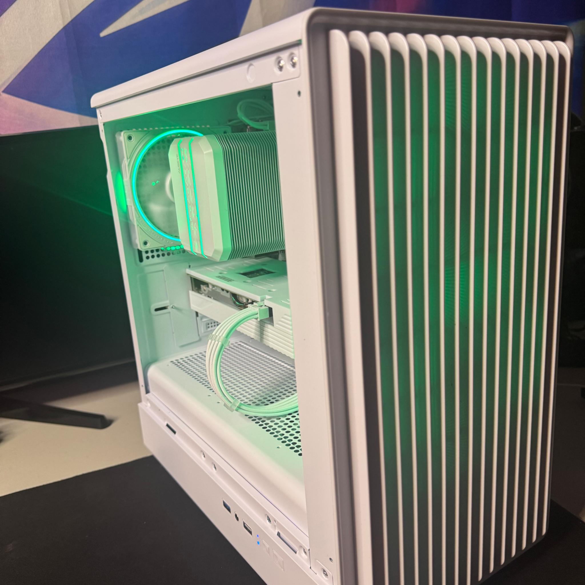 Fire Tech Labs: The Creator RYZEN 5 3500X / RX 5600 / 16gb ram / 512gb