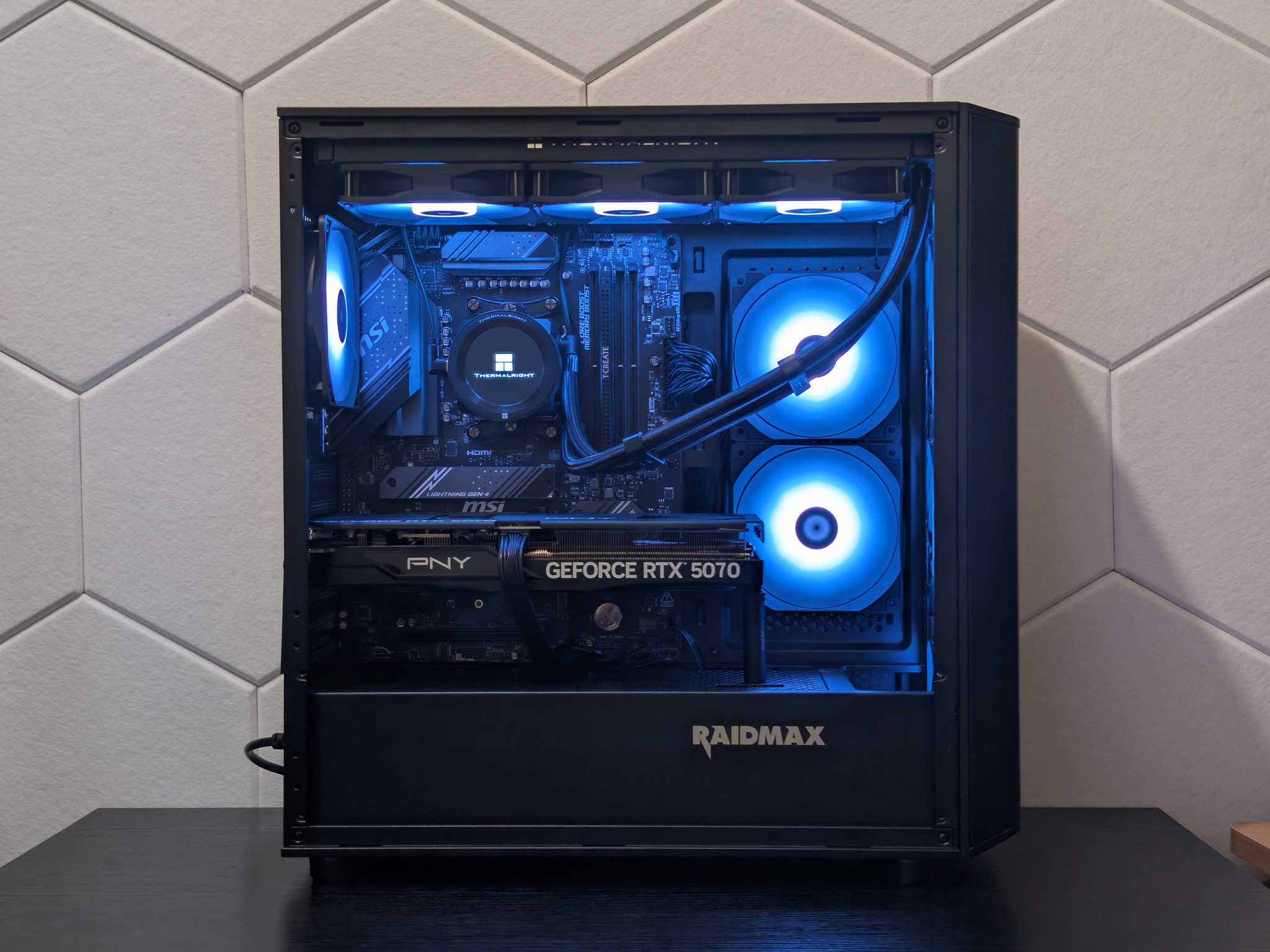 🐈‍⬛🔥1440p Gaming Beast | RTX 5070 | Ryzen 5 7600X | 1TB SSD | 32GB RAM | WiFi 6 & Bluetooth🔥🐈‍⬛