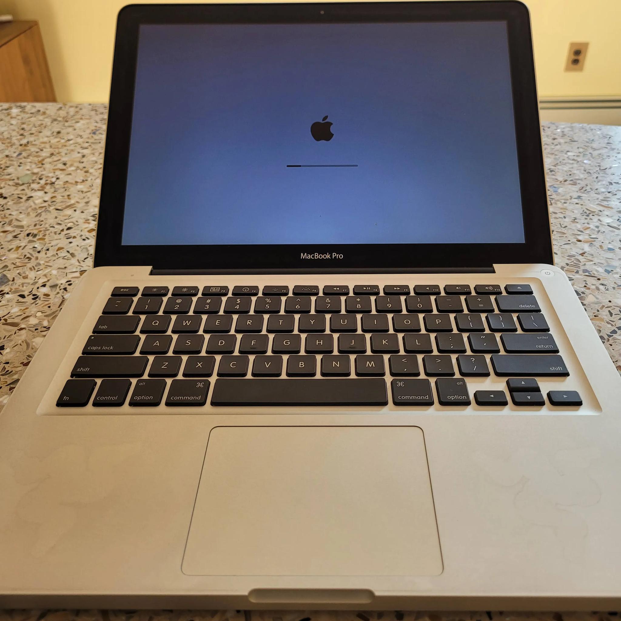 Early 2011 Unibody Macbook Pro Good Condition!