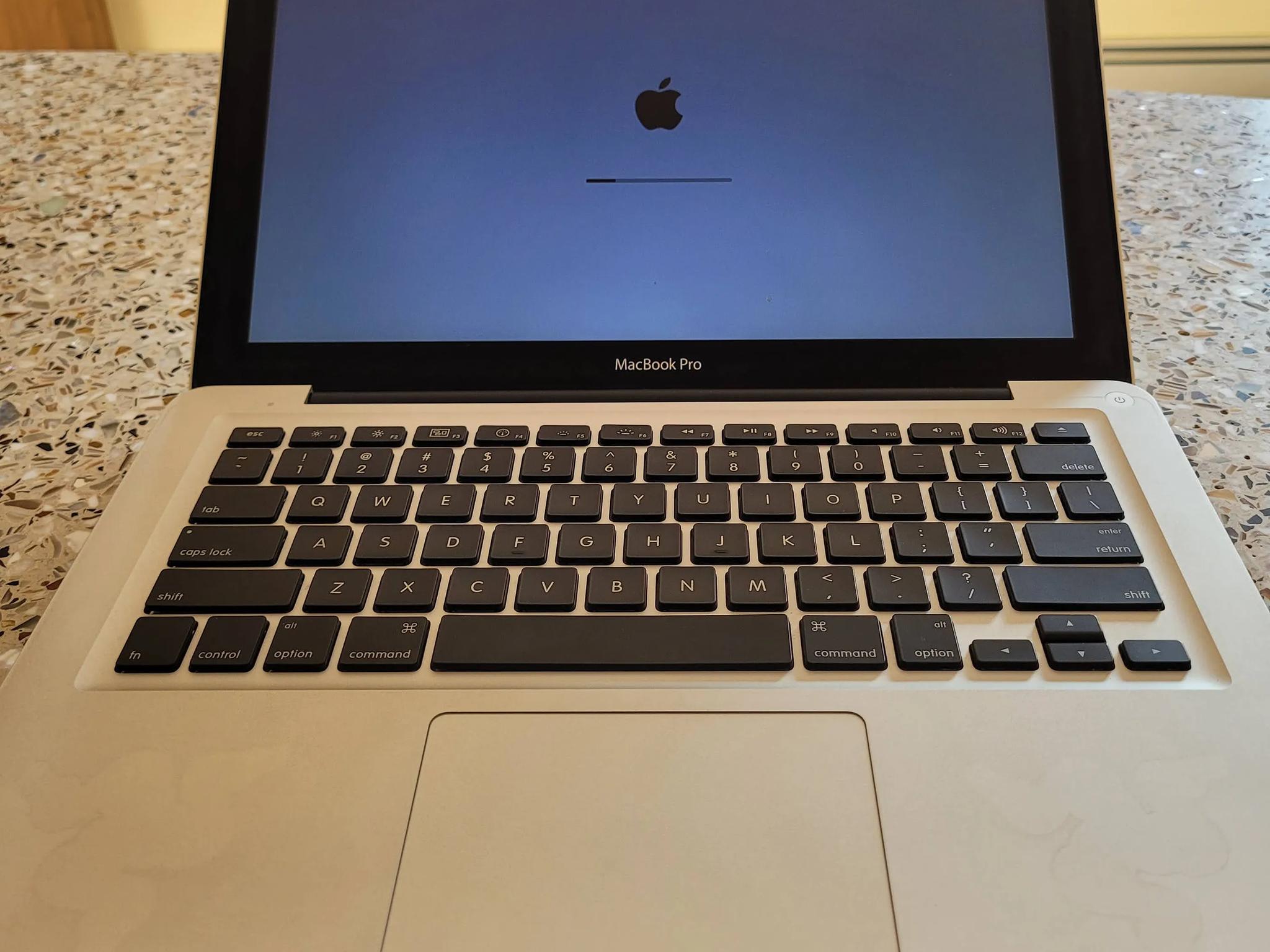 Early 2011 Unibody Macbook Pro Good Condition!