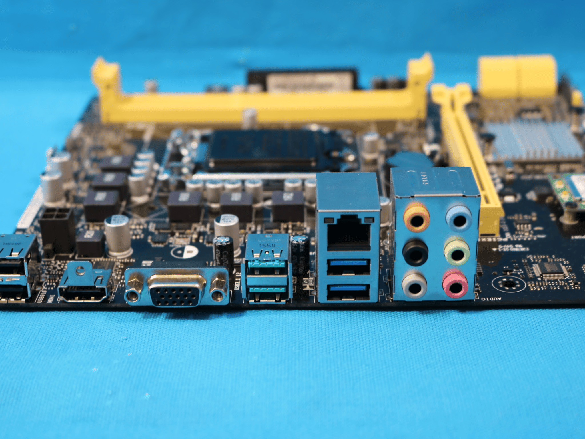 Asus H110-M/M32CD/DP_MB Intel LGA1151/Socket H4 DDR3L MicroATX Desktop Motherboard & I/O Shield