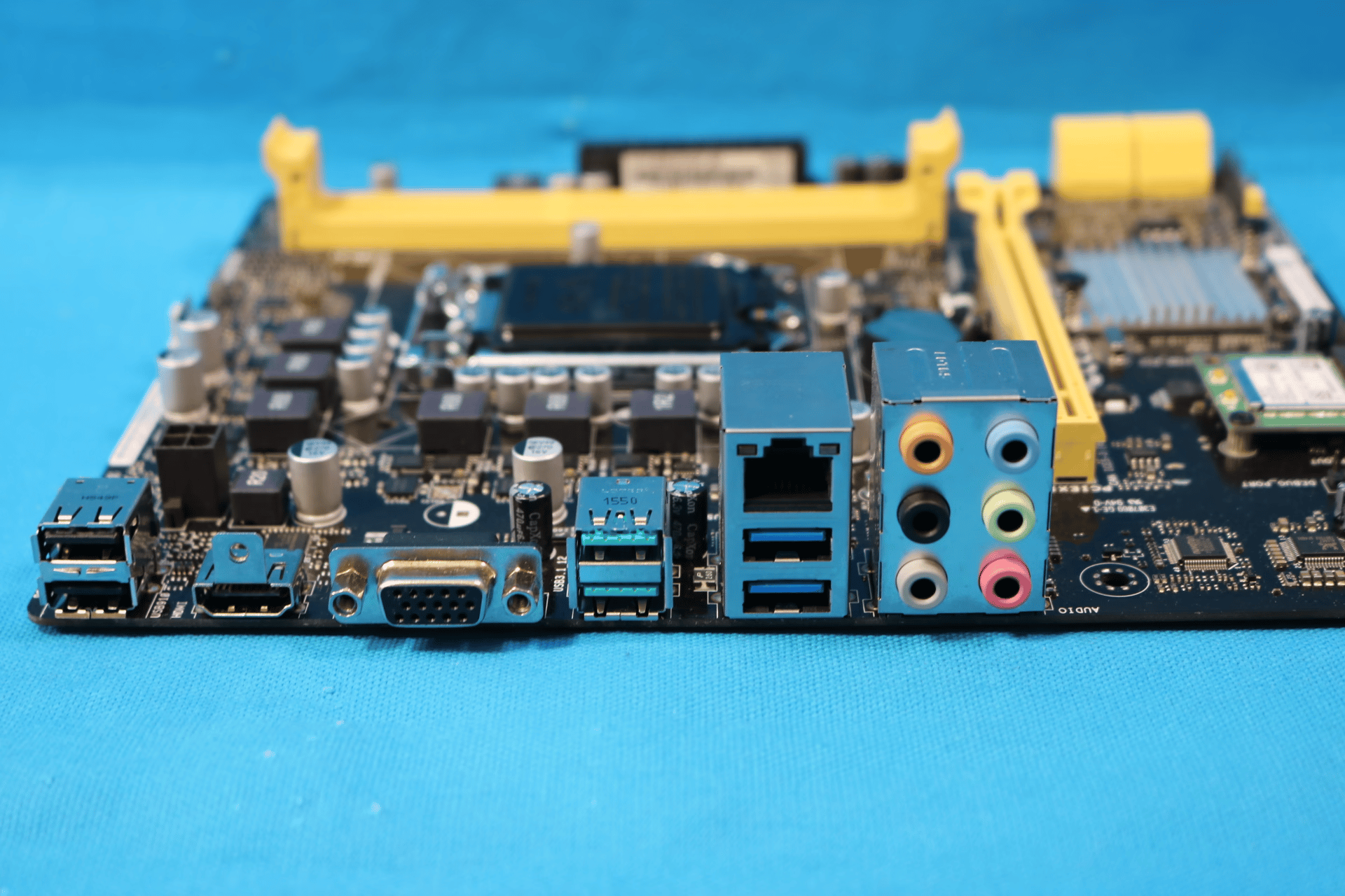 Asus H110-M/M32CD/DP_MB Intel LGA1151/Socket H4 DDR3L MicroATX Desktop Motherboard & I/O Shield