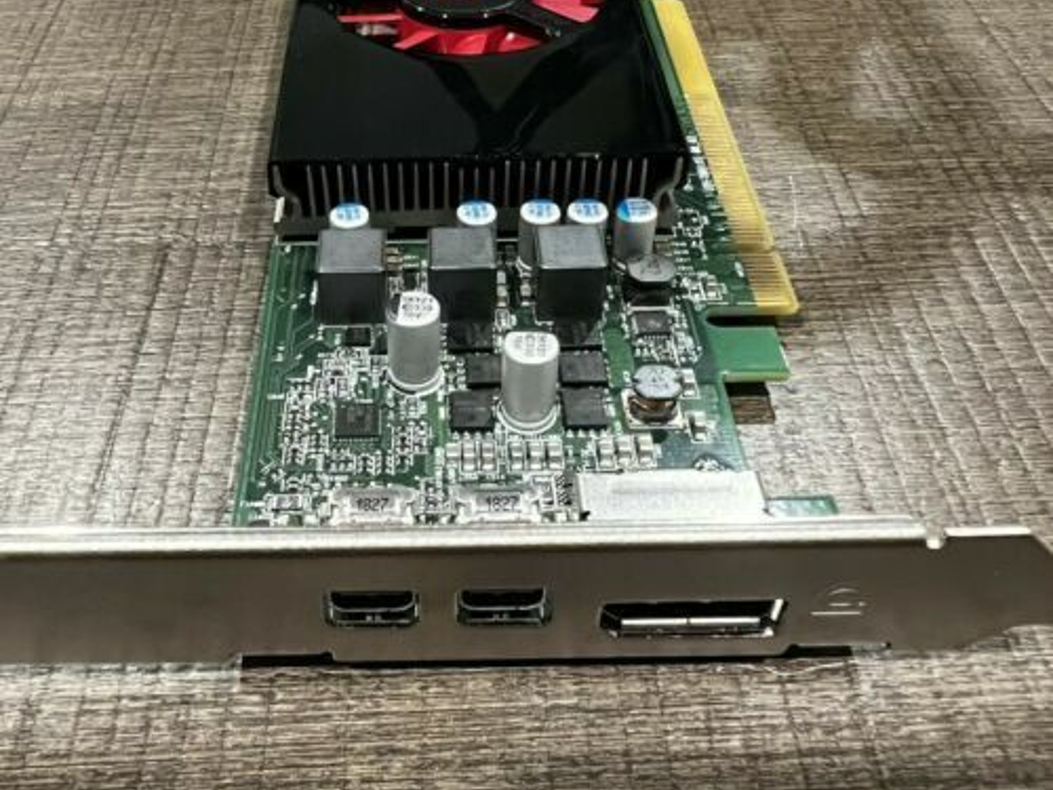 OEM AMD Radeon RX 550 4GB PCIe DP Mini DP Full Height Graphics Card DELL 0NDRG5