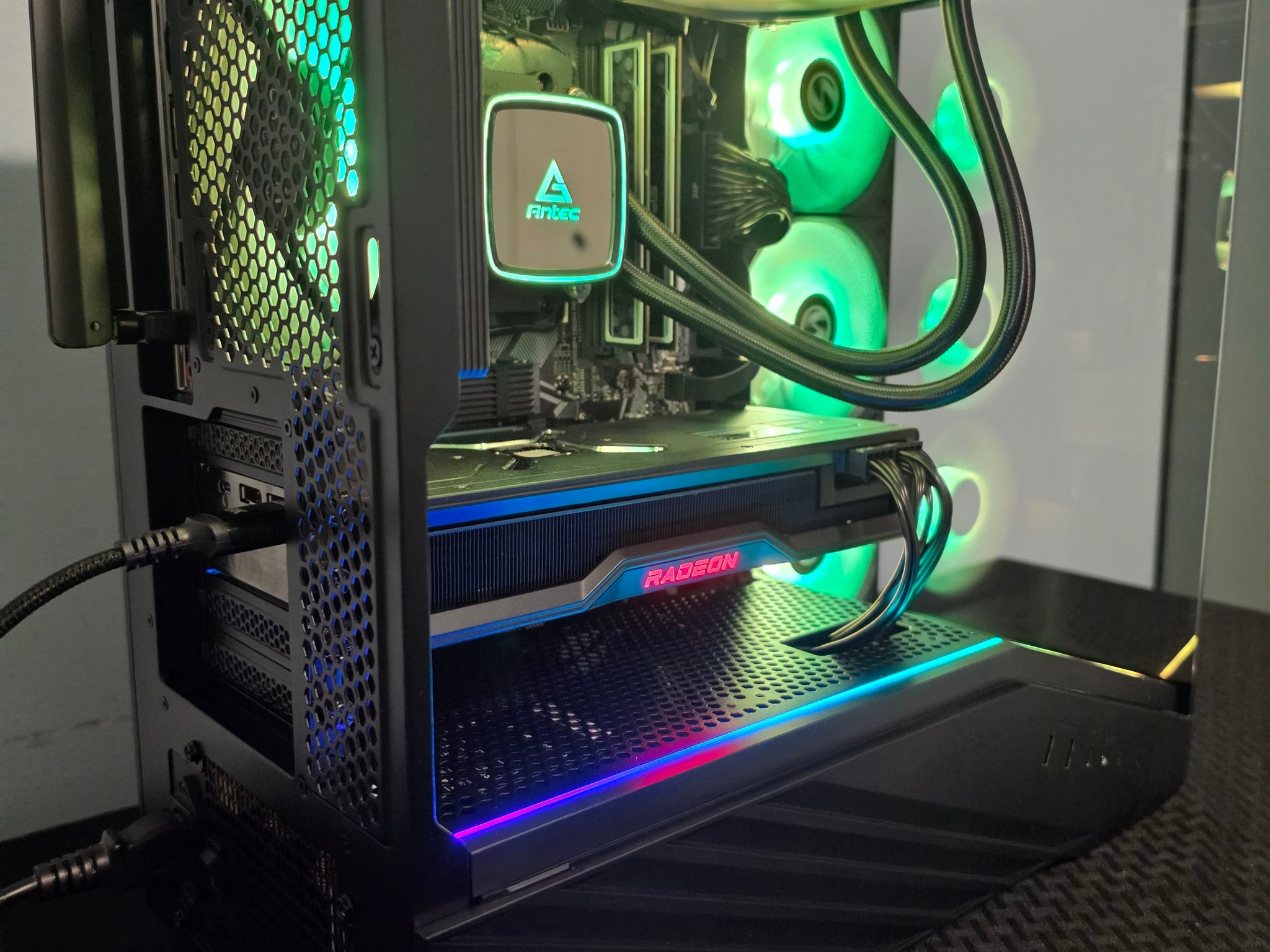 RX 6950XT-Ryzen 5 5600x3d-32GB DDR4 3200-1 TB NVME Gaming PC