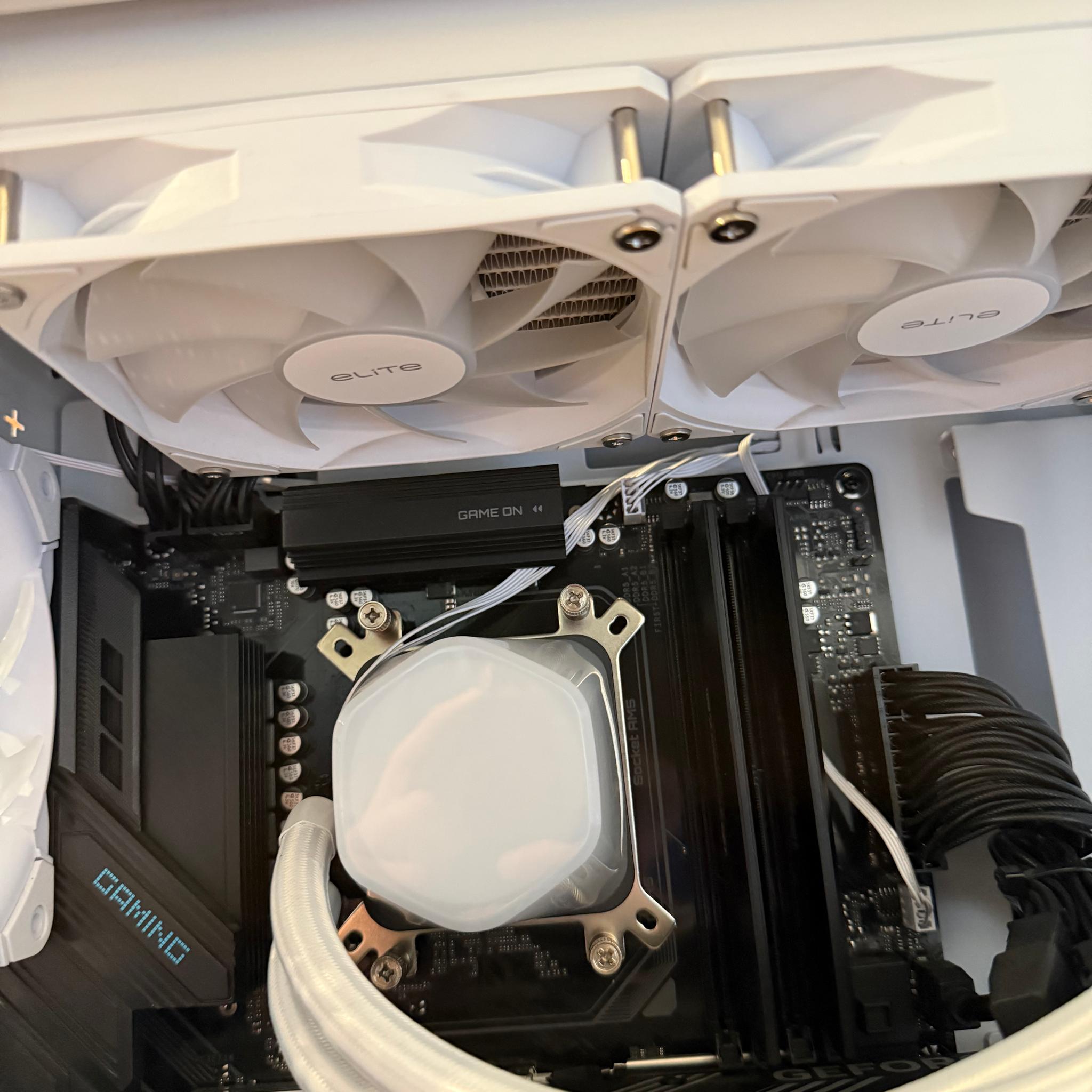 RTX 5080 (16GB) | Ryzen 7 9800X3D | 32GB DDR5 | 4TB NVMe SSD