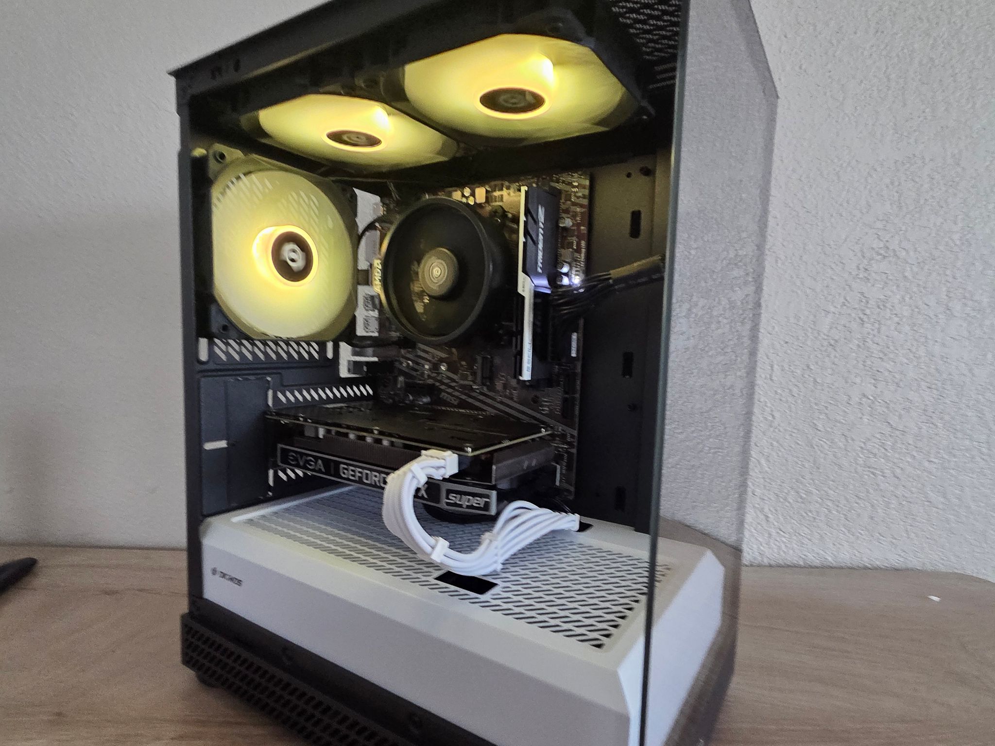 ⚫⚪ MONO SHADOW — Black & White Gaming PC