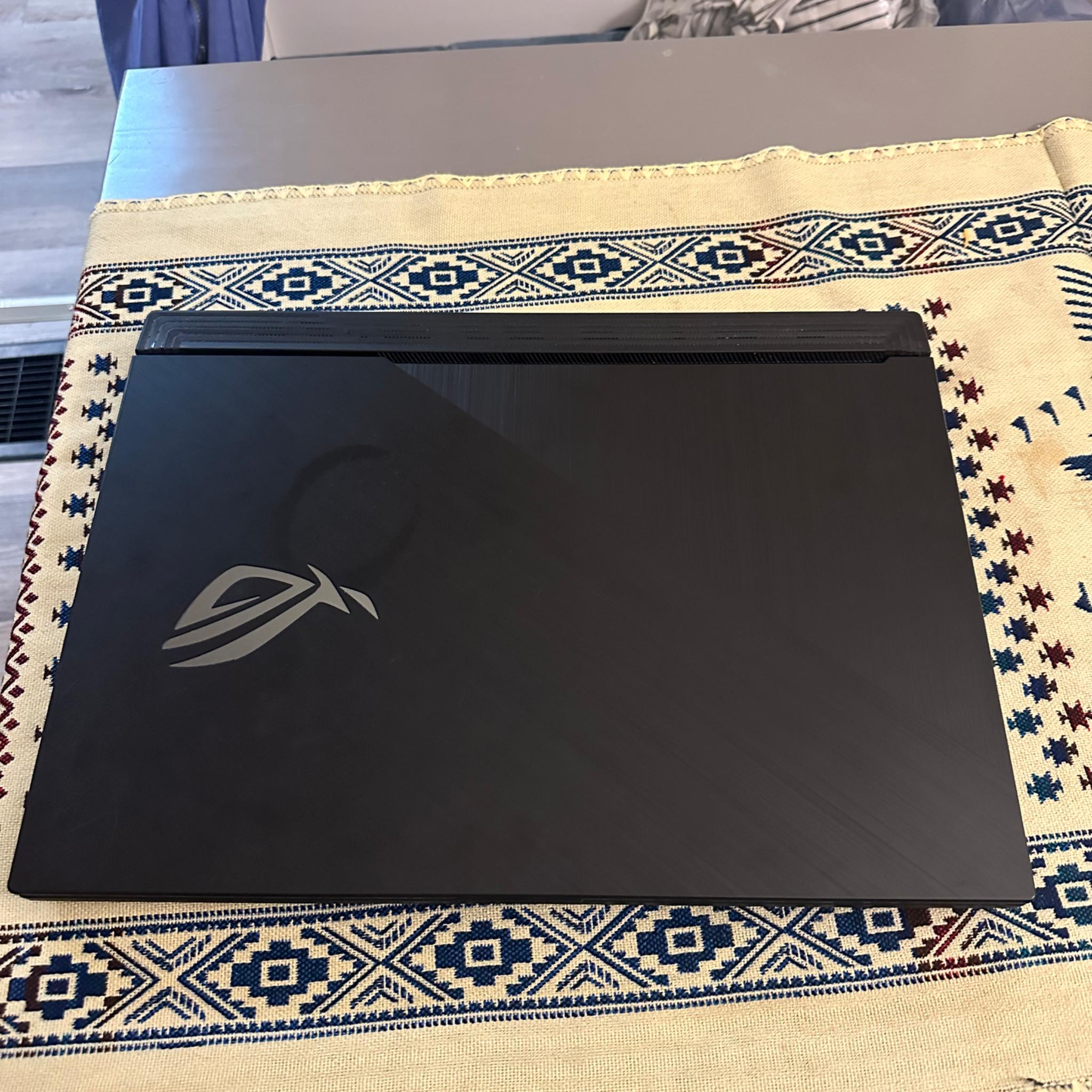 Asus ROG STRIX 2070 laptop