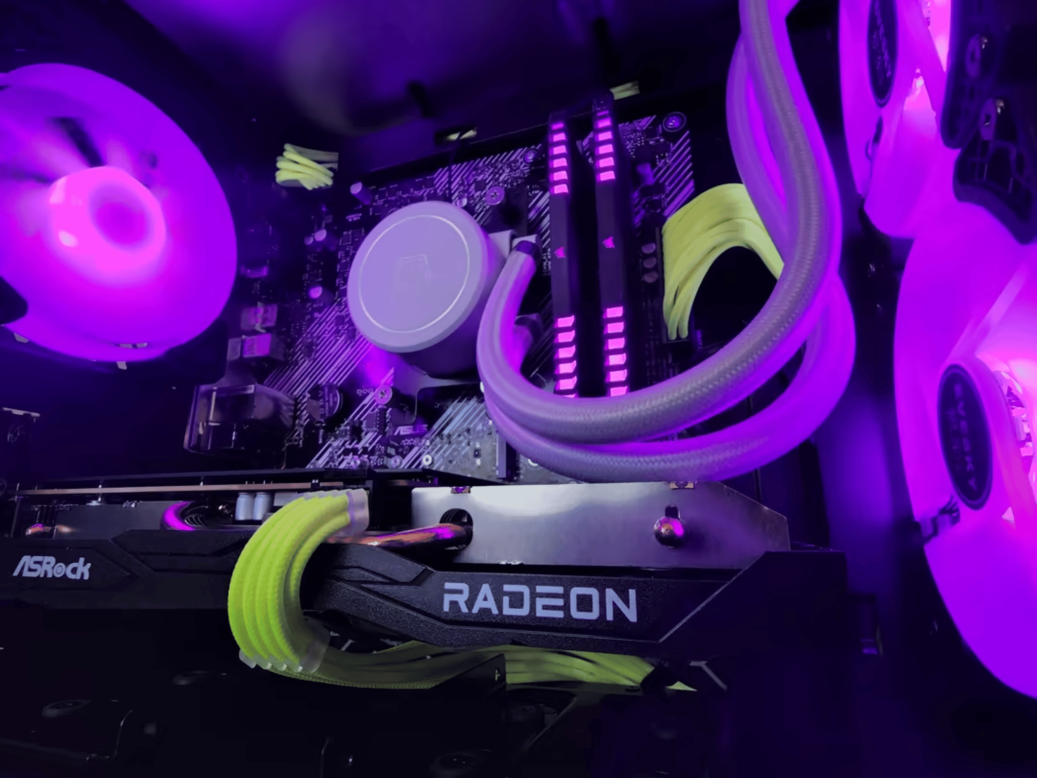 AMD Ryzen 5 3600 //  AMD Radeon RX 6600 8GB // Corsair Vengeance RGB 16GB 3200MHz
