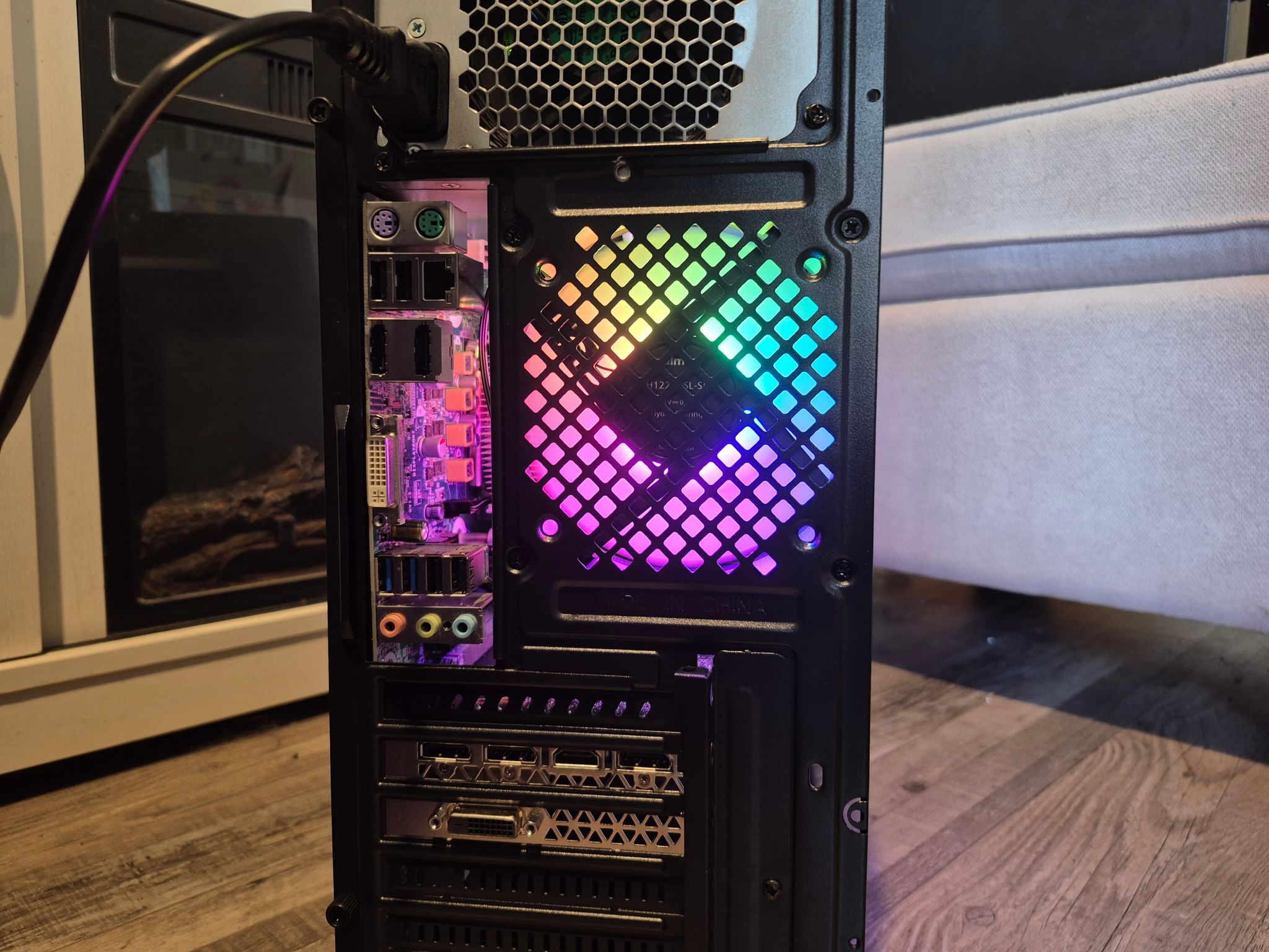 Budget PC | i5-4570, 16GB RAM, 500GB SSD, RX 580 8GB, RGB, Wifi