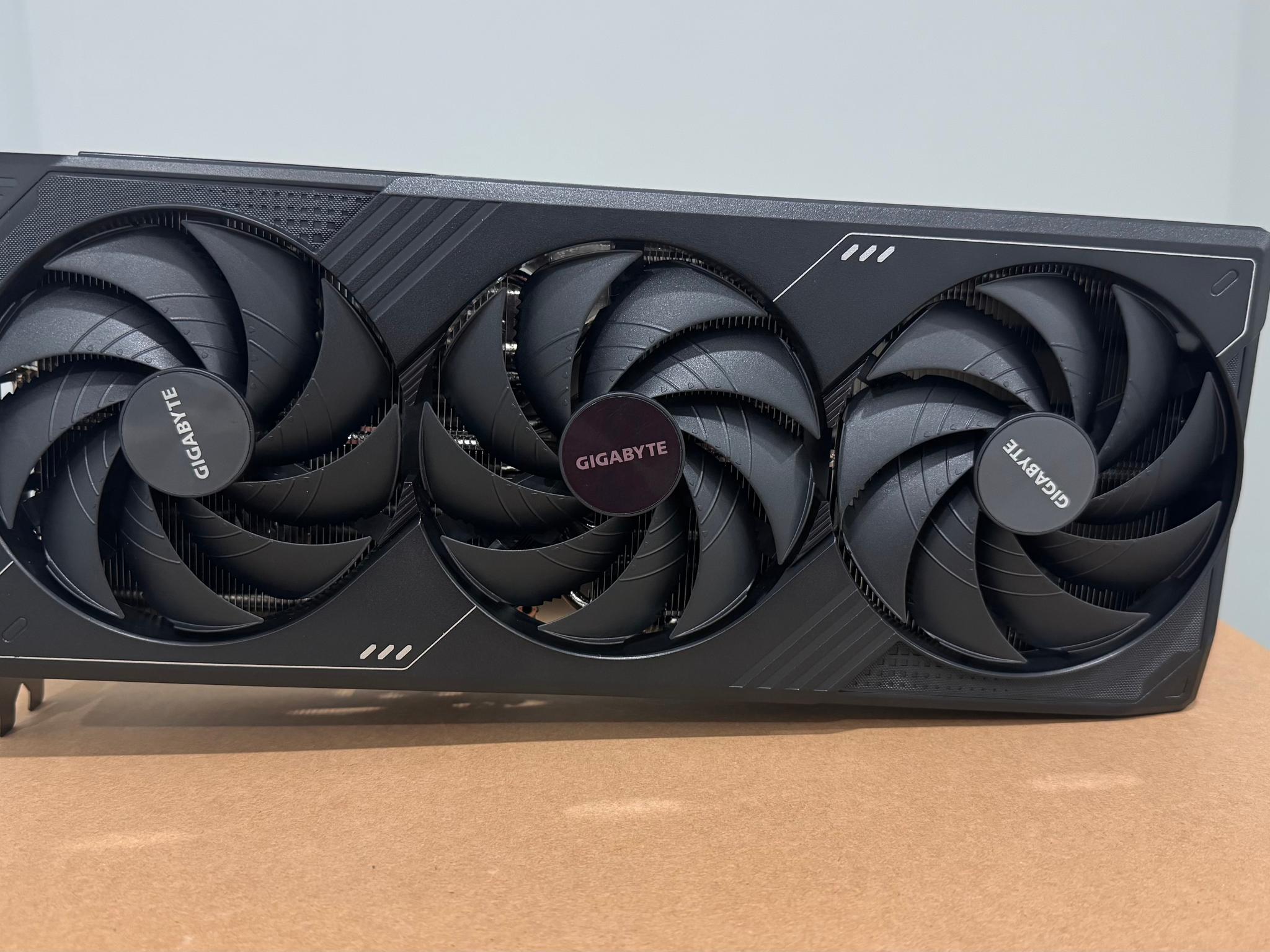 GIGABYTE GeForce RTX 5090 WINDFORCE OC 32G