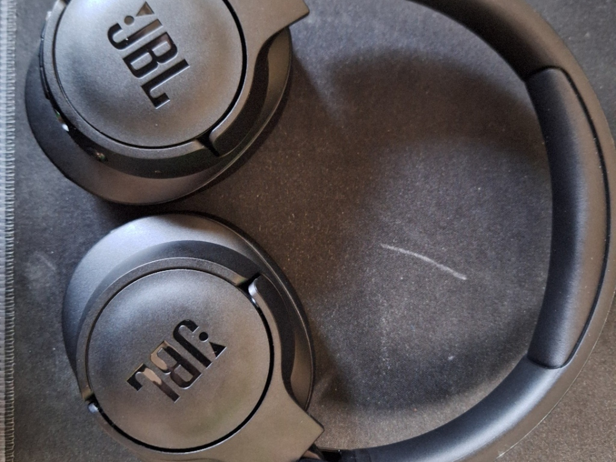 JBL TUNE 710BT