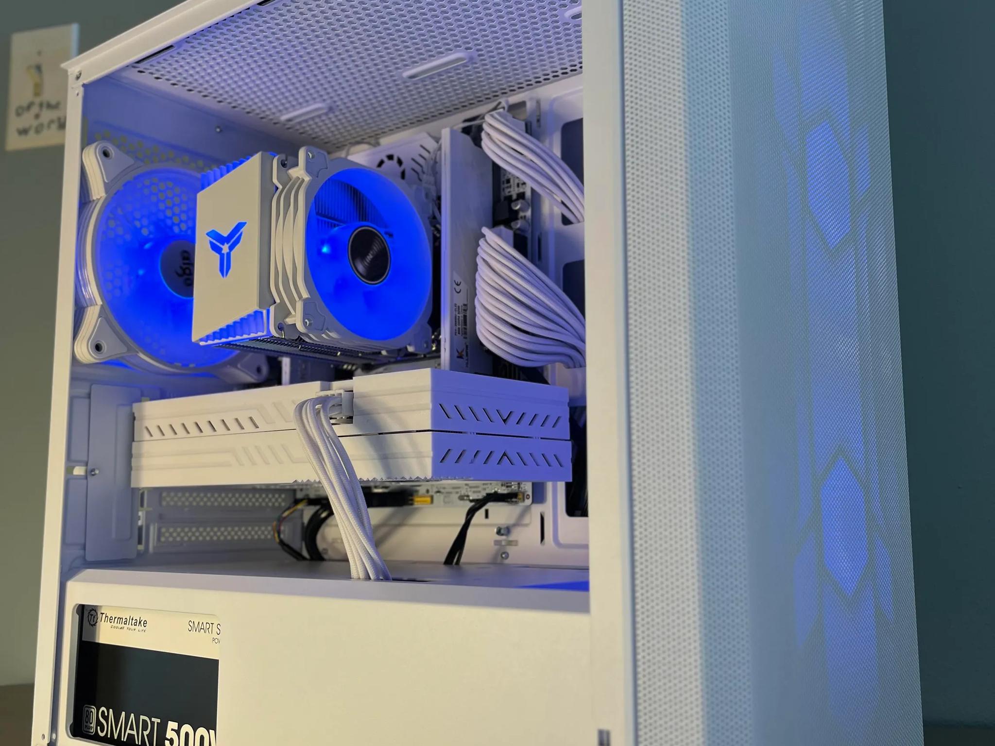 ⚪⚪ White Gaming PC⚪AMD RX 580 8GB⚪Intel i7 5930k⚪16GB DDR4⚪500GB NVME