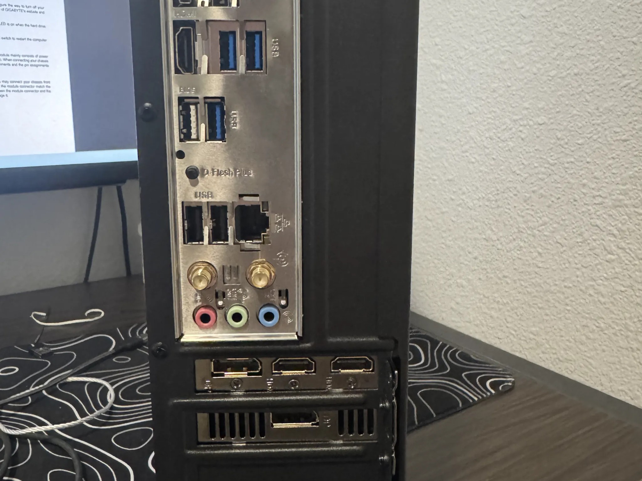 SFF 7.3L ITX PC 1080p Beast Ryzen 7 5700x3d + RTX 4060 OC + DDR4 32GB RAM 3200MHz