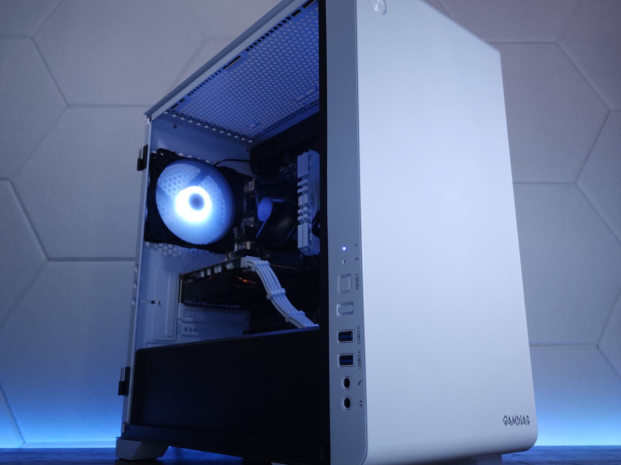 💙🤍GTX 1660 | i3 10100F | 16GB 3200MHz | 512GB NVMe