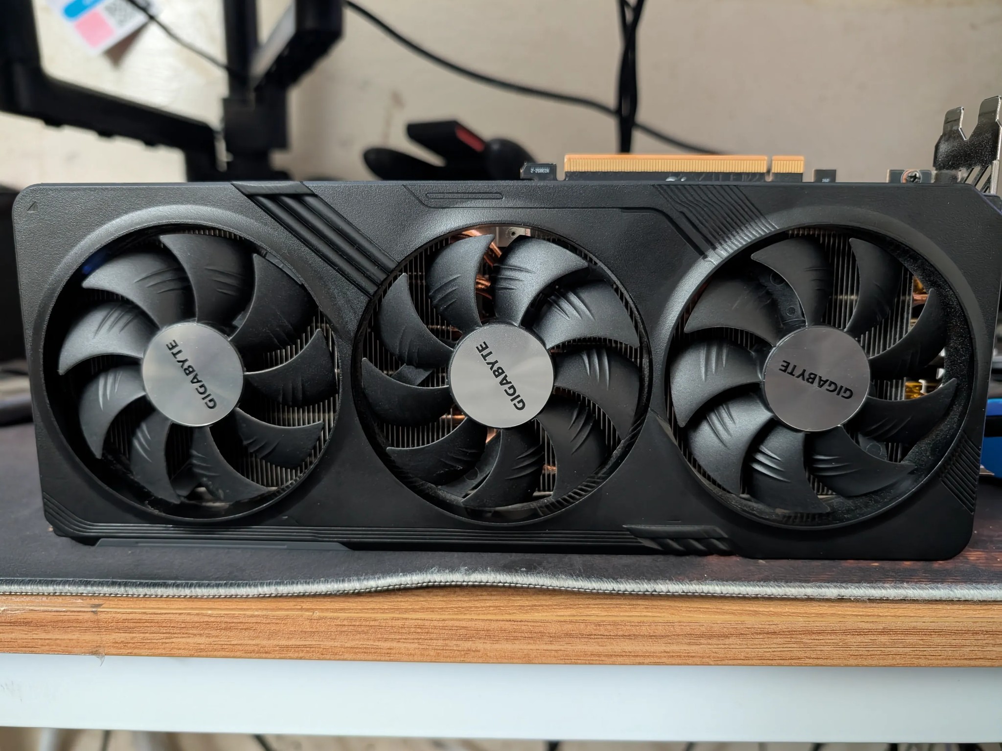 GIGABYTE Radeon RX 7800 XT GAMING OC 16G -USED-