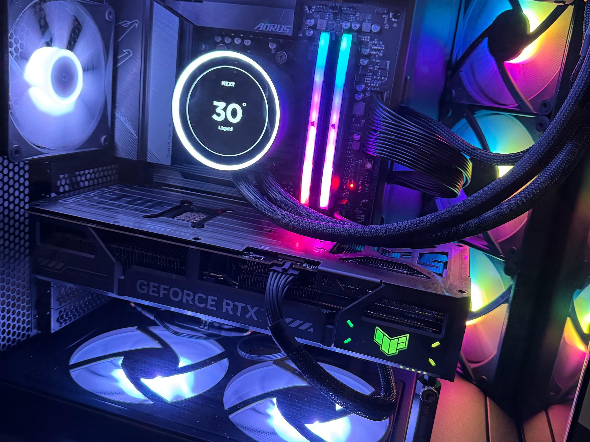 High-End Gaming PC- RTX 5070 Ti + RYZEN 7 9800X3D | Ready for 1440p/4k Gaming!